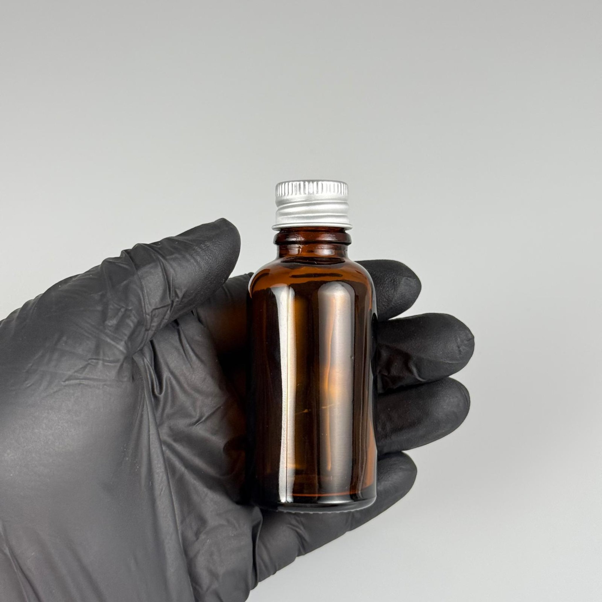 30 CC AMBER CAM ŞİŞE + KÖPÜK CONTALI GÜMÜŞ ALÜMİNYUM METAL KAPAKLI + DAMLALIKLI KOLONYA TIPALI TAKIM - 30 ML KAHVERENGİ CAM ŞİŞE