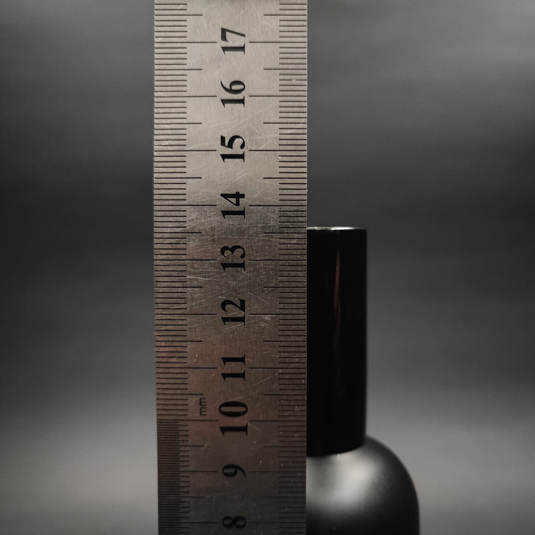 100 ML LÜKS VİDALI VALF ÇEVİRME PARFÜM ŞİŞELERİ - 100 CC MAT SİYAH CAM ŞİŞE - SİYAH METAL SPREYLİ KAPAKLI SET