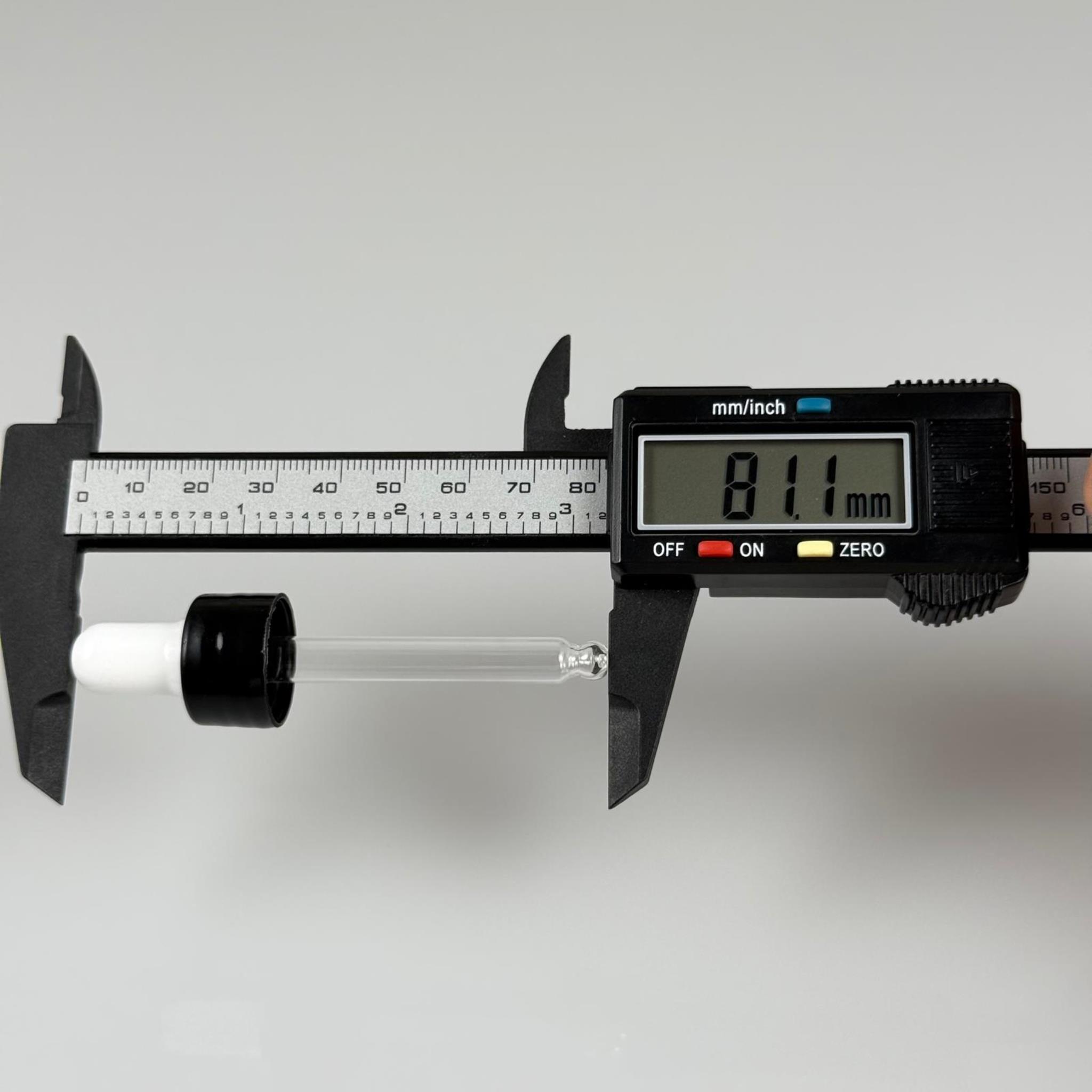18 MM CAM DAMLALIKLI TAKIM - BEYAZ EMZİK + DELİKLİ PLASTİK DÜZ SİYAH KAPAK + 65 MM CAM PİPET