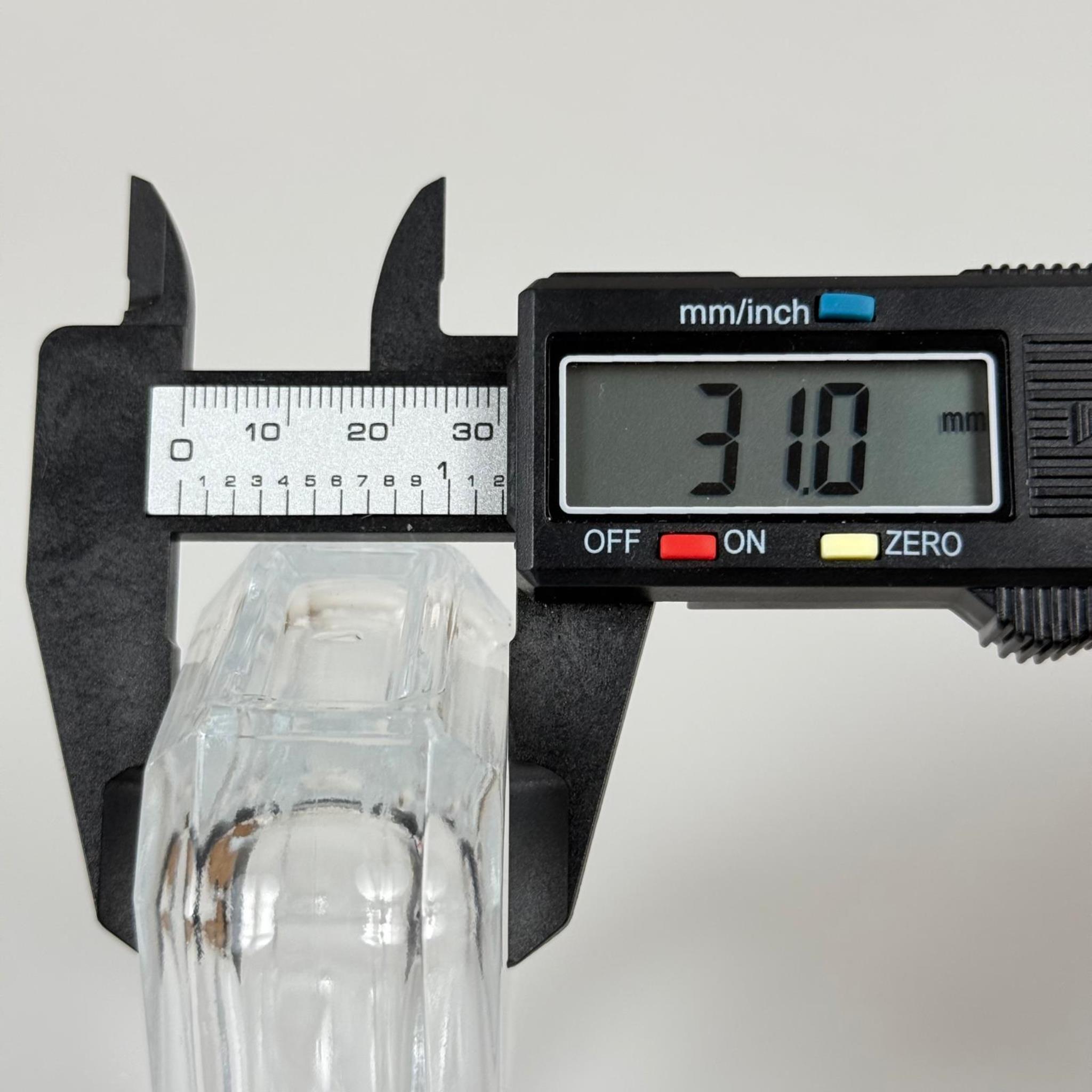 50 ML KAZABLANKA MODEL KÖŞELİ PARFÜM ŞİŞESİ - GÜMÜŞ METALE METAL SPREYLİ SET (AĞIZ 13 MM VİDALI) TEKRAR DOLDURULABİLİR
