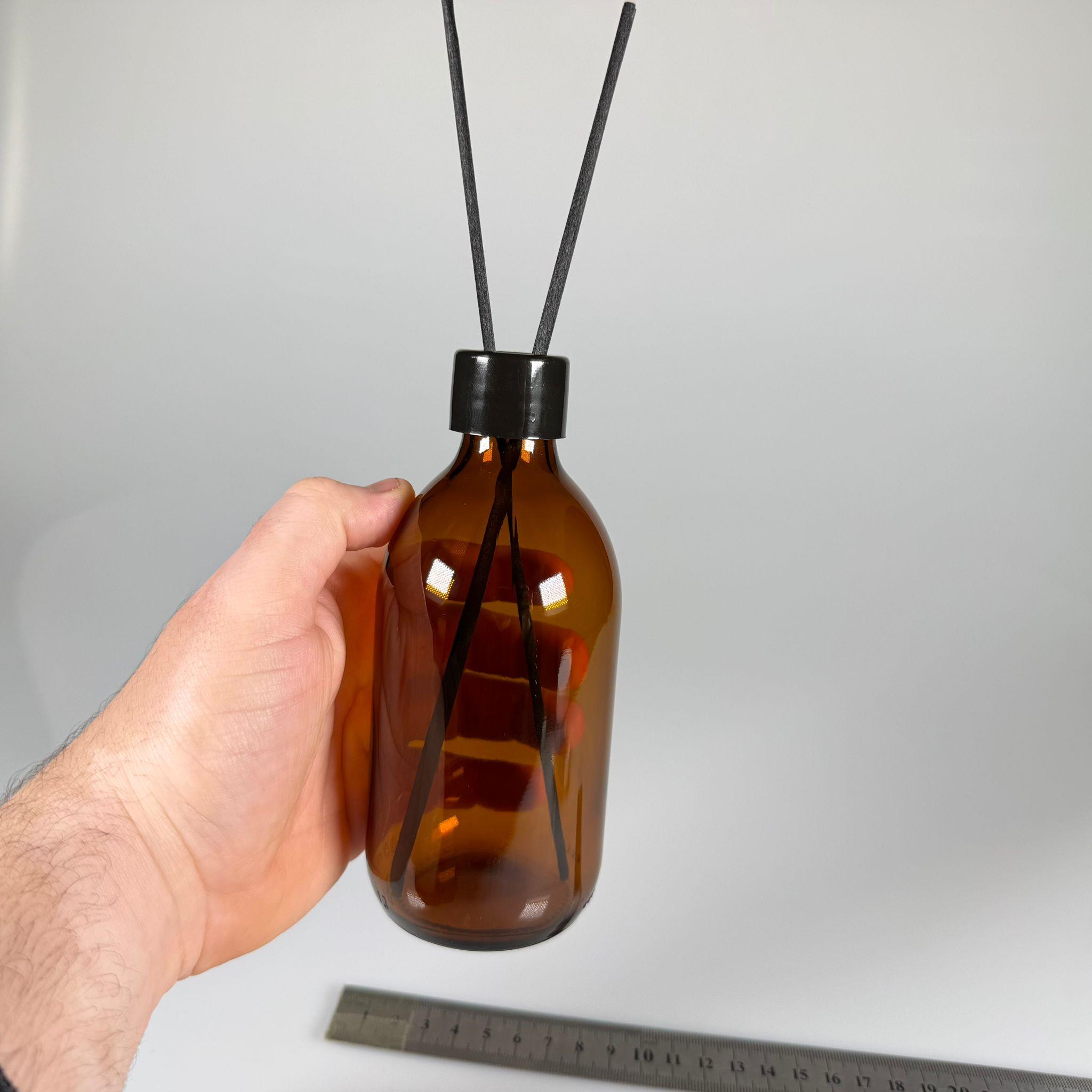 300 CC AMBER CAM BAMBU ODA KOKUSU ŞİŞESİ - 300 ML ÇUBUKLU BAMBU ODA KOKUSU ŞİŞESİ - DİFÜZÖR ŞİŞE- CAM ŞİŞE + SİYAH VİDALI KAPAK + KÖR TIPA + 3 ADET FİBER SİYAH BAMBU ÇUBUK