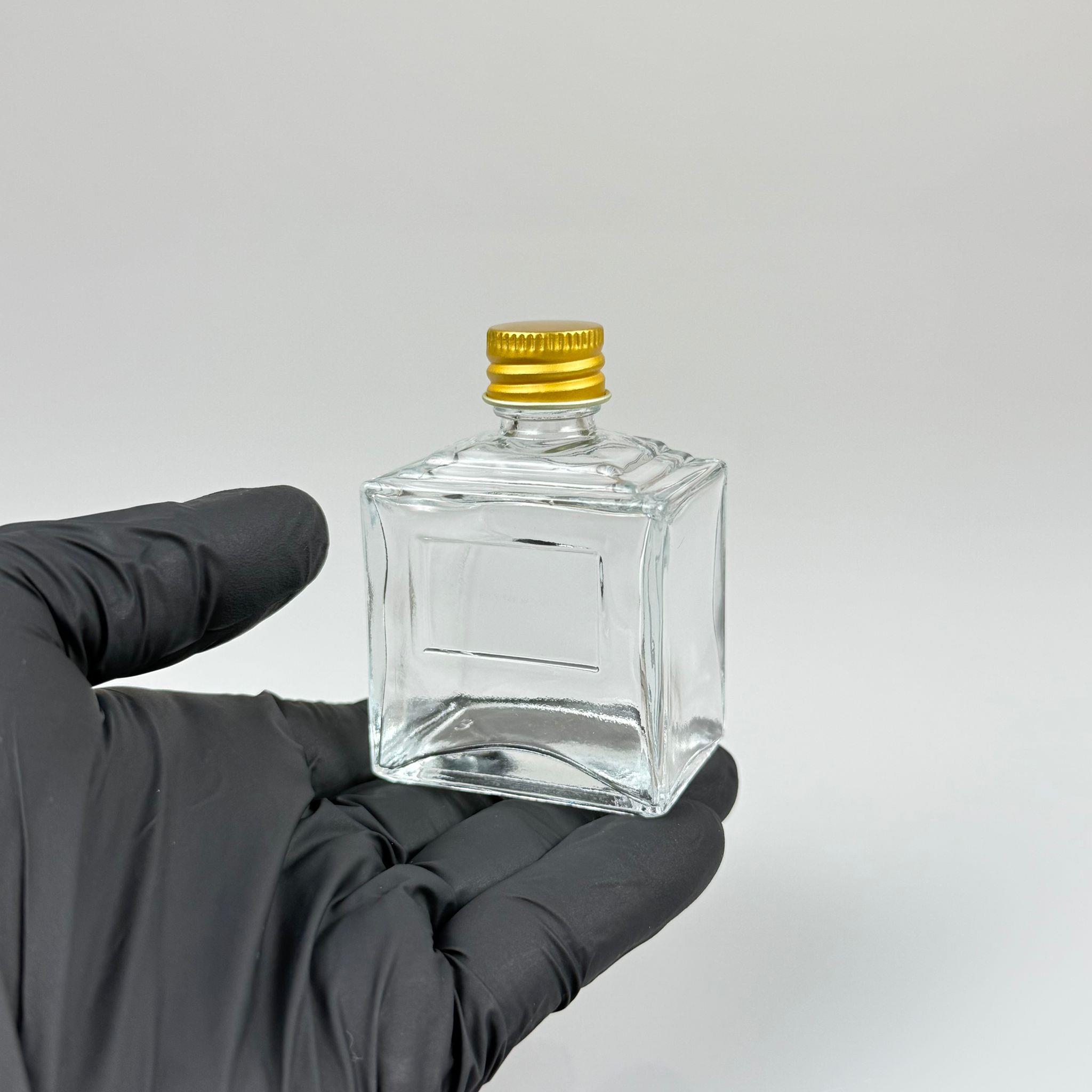 50 CC KÖŞELİ PRİZMA CAM ŞİŞE - GOLD METAL KAPAKLI - 50 ML PRESTİJLİ ŞİŞE