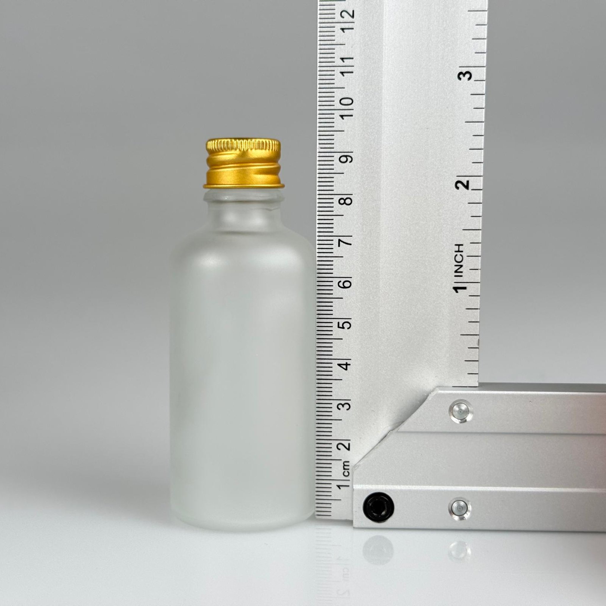 50 CC BUZLU CAM ŞİŞE + KÖPÜK CONTALI GOLD ALÜMİNYUM METAL KAPAKLI + DAMLALIKLI KOLONYA TIPALI TAKIM - 50 ML BUZLU CAM ŞİŞE
