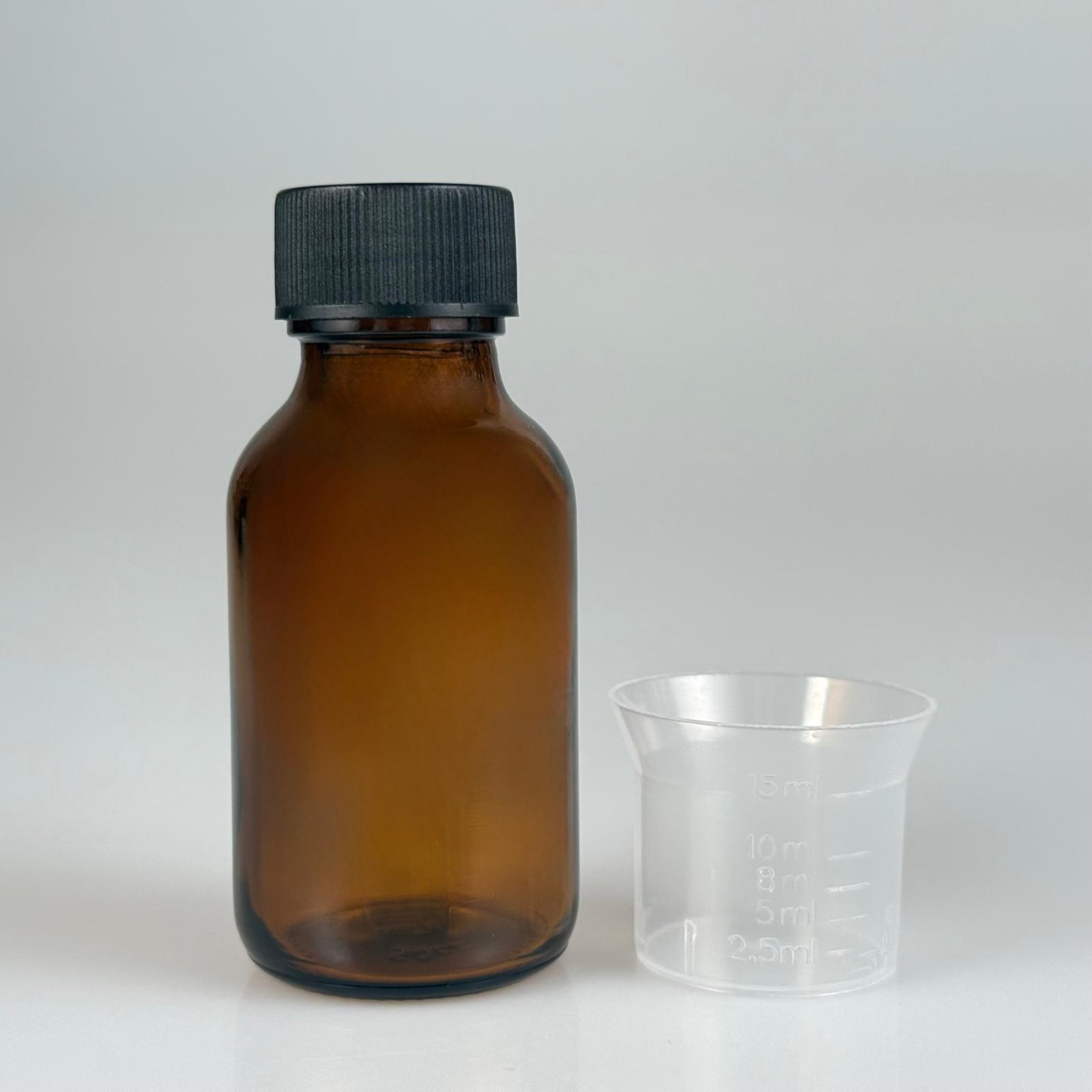 50 CC AMBER CAM ŞİŞE + SİYAH PLASTİK KAPAK + 15 ML ÖLÇEK TAKIM - 50 ML KAHVERENGİ BOŞ ŞURUP ŞİŞESİ (AĞIZ ÇAPI 25 MM) - 50 ML ECZA ŞİŞESİ