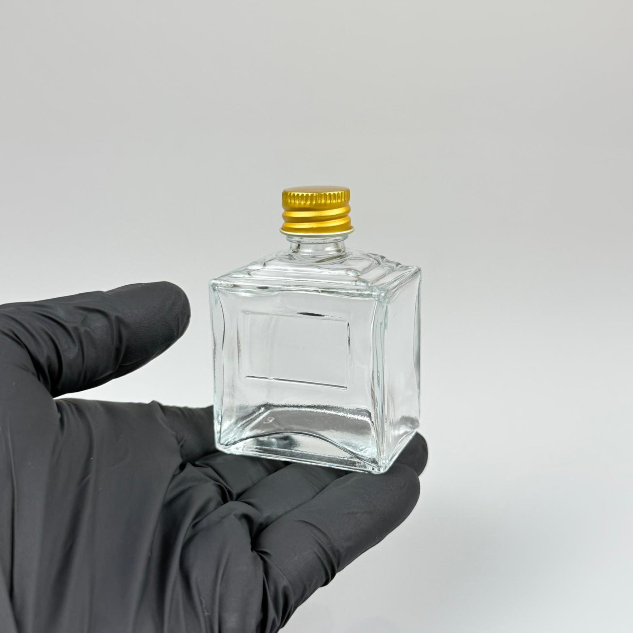 50 CC KÖŞELİ PRİZMA CAM ŞİŞE - GOLD METAL KAPAKLI KOLONYA TIPALI - 50 ML PRESTİJLİ ŞİŞE