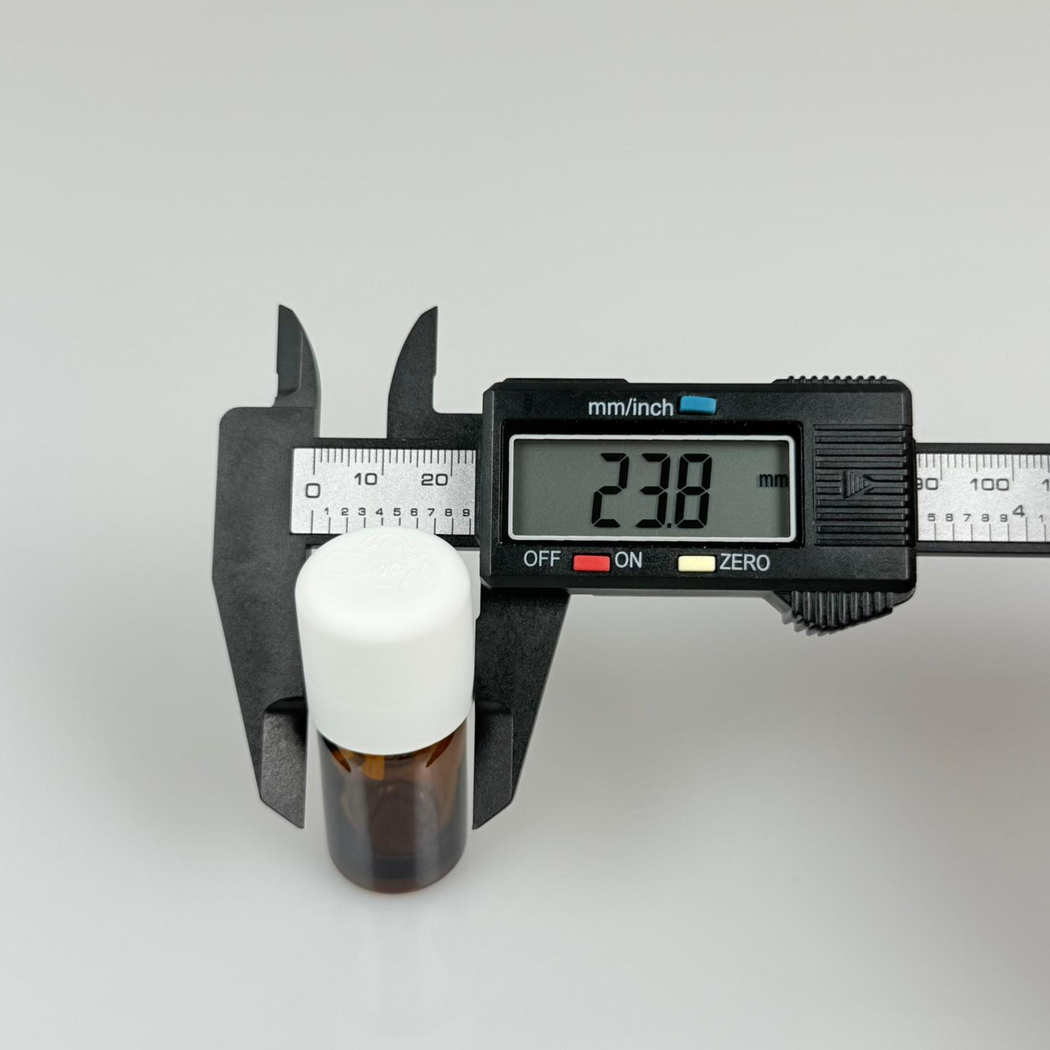 5 CC AMBER CAM ŞİŞE + İÇTEN DAMLALIKLI ÇOCUK KİLİTLİ BEYAZ KAPAK - KAHVERENGİ 5 ML KİLİT KAPAKLI DAMLATMALI ŞİŞE