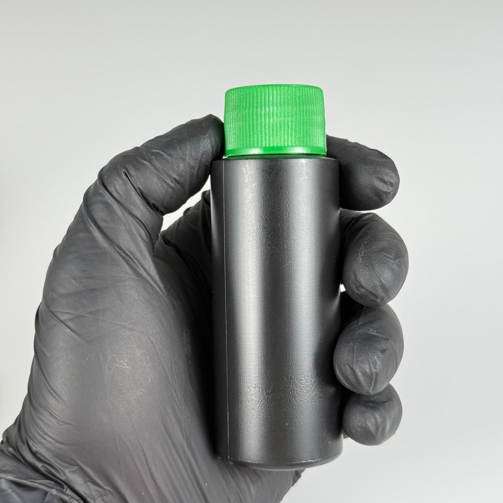 50 CC SİYAH POLİETİLEN PLASTİK ŞİŞE - YEŞİL KAPAKLI  - 50 ML KAPAKLI PLASTİK ŞİŞE