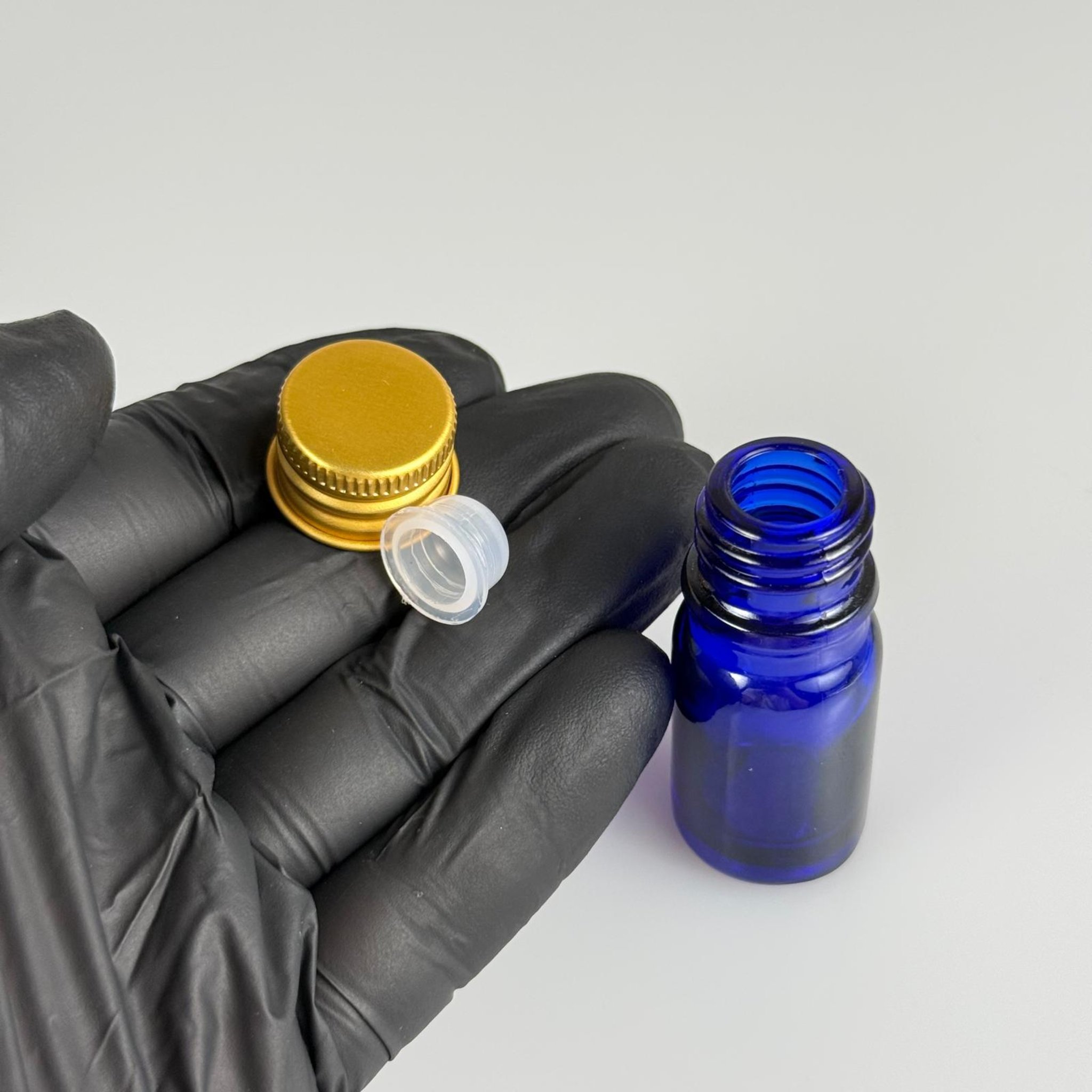 5 CC MAVİ CAM ŞİŞE + KÖPÜK CONTALI GOLD ALÜMİNYUM METAL KAPAKLI + KÖR TIPALI TAKIM - 5 ML MAVİ CAM ŞİŞE