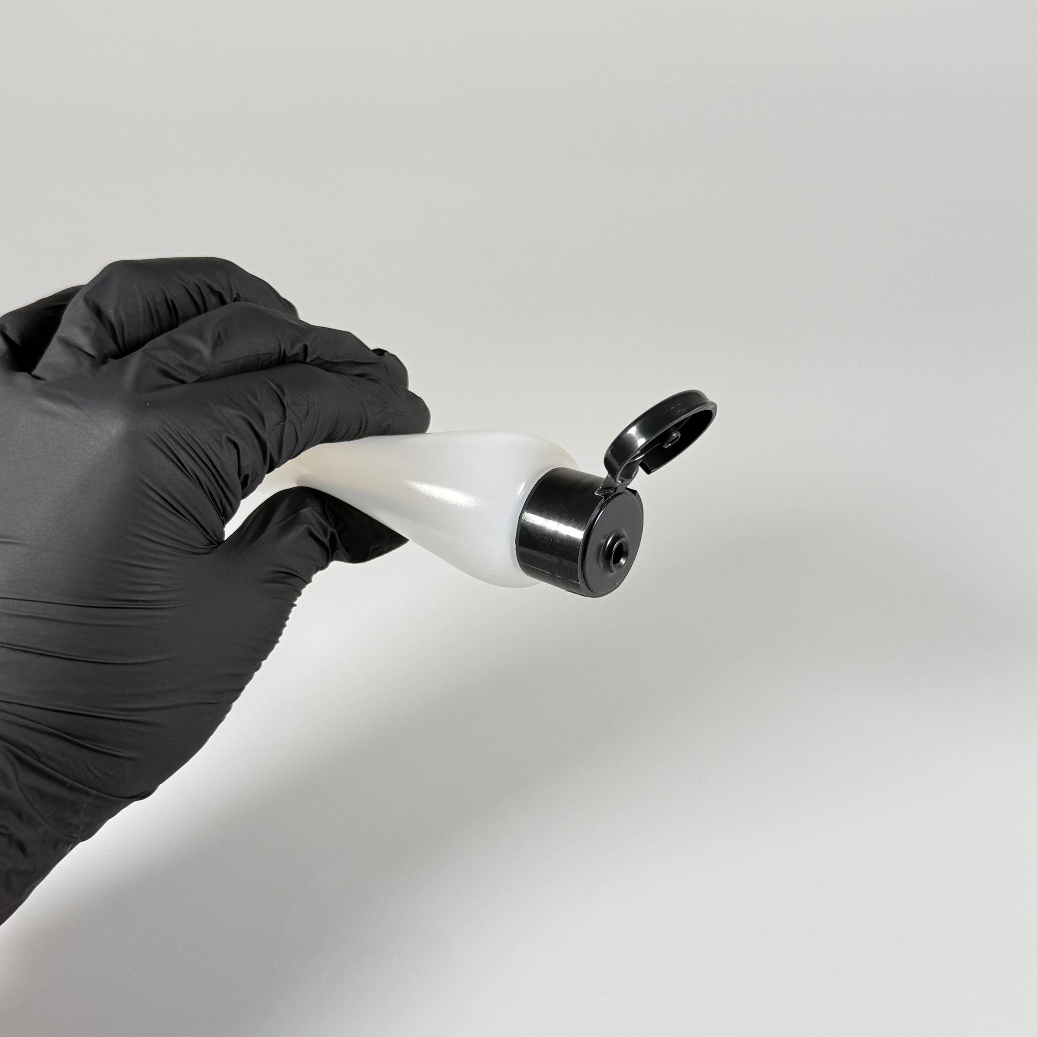 100 ML SIKILABİLİR YUMUŞAK PE PLASTİK ŞİŞE - SİYAH FLİPTOP ŞAMPUAN KAPAKLI - 100 cc sos, yağ, kartuş, mürekkep vb için boş şişeler