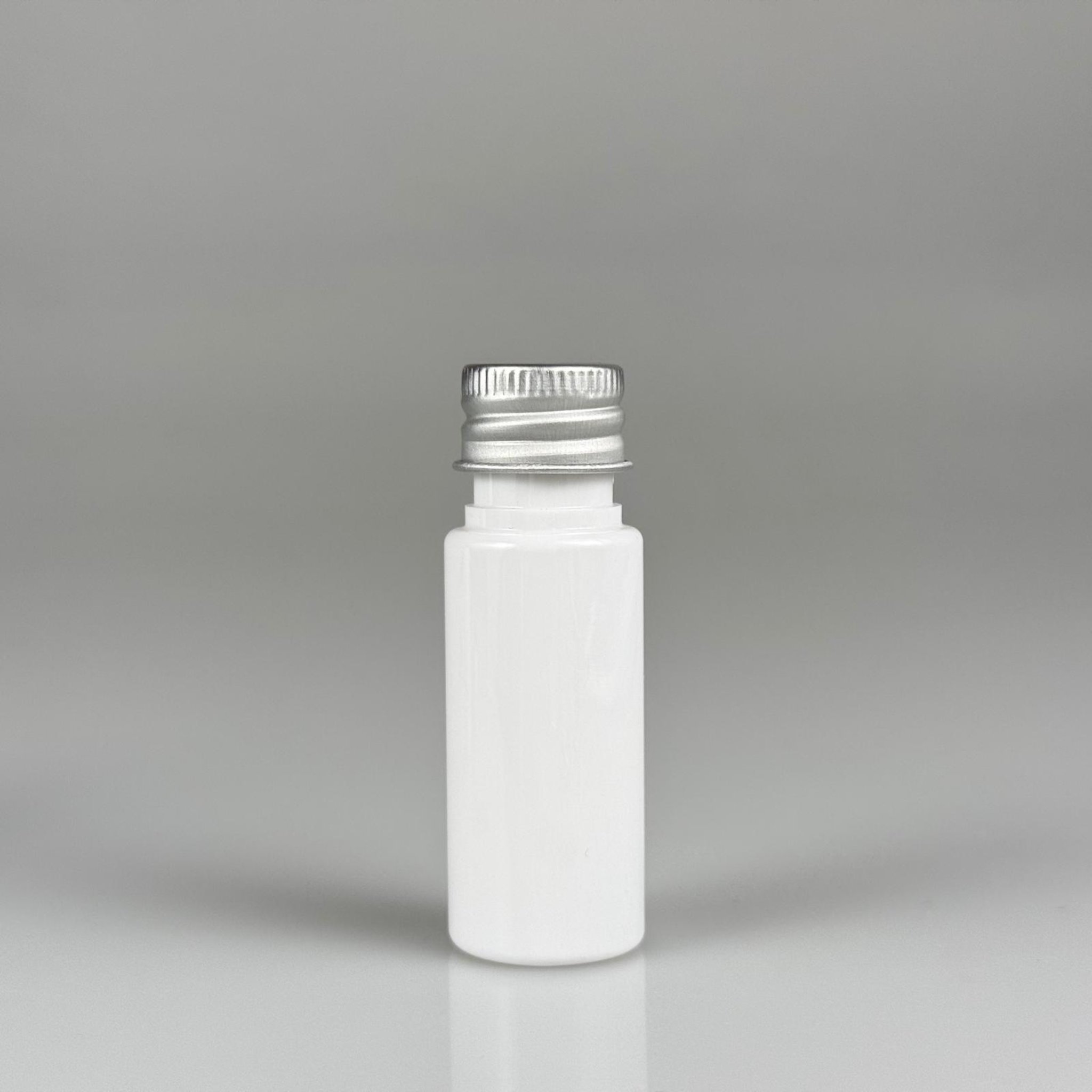 15 CC BEYAZ SİLİNDİR PET ŞİŞE + KÖPÜK CONTALI GÜMÜŞ ALÜMİNYUM METAL KAPAKLI TAKIML - 15 ML BEYAZ PET ŞİŞE