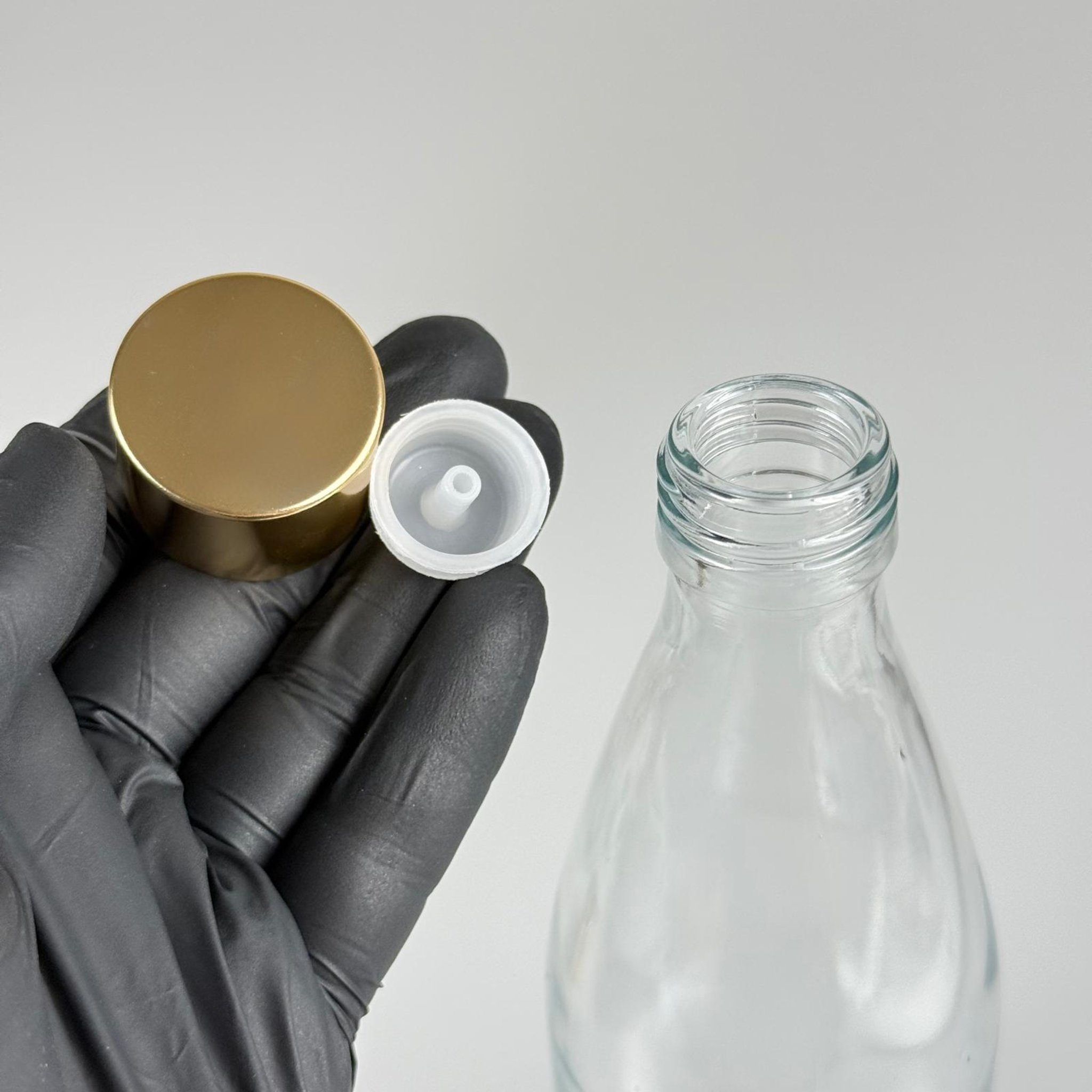 330 CC CAM ŞİŞE + ALÜMİNYUM KAPLAMALI GOLD KAPAKLI + DAMLALIKLI KOLONYA TIPALI TAKIM - 330 ML ŞİŞE