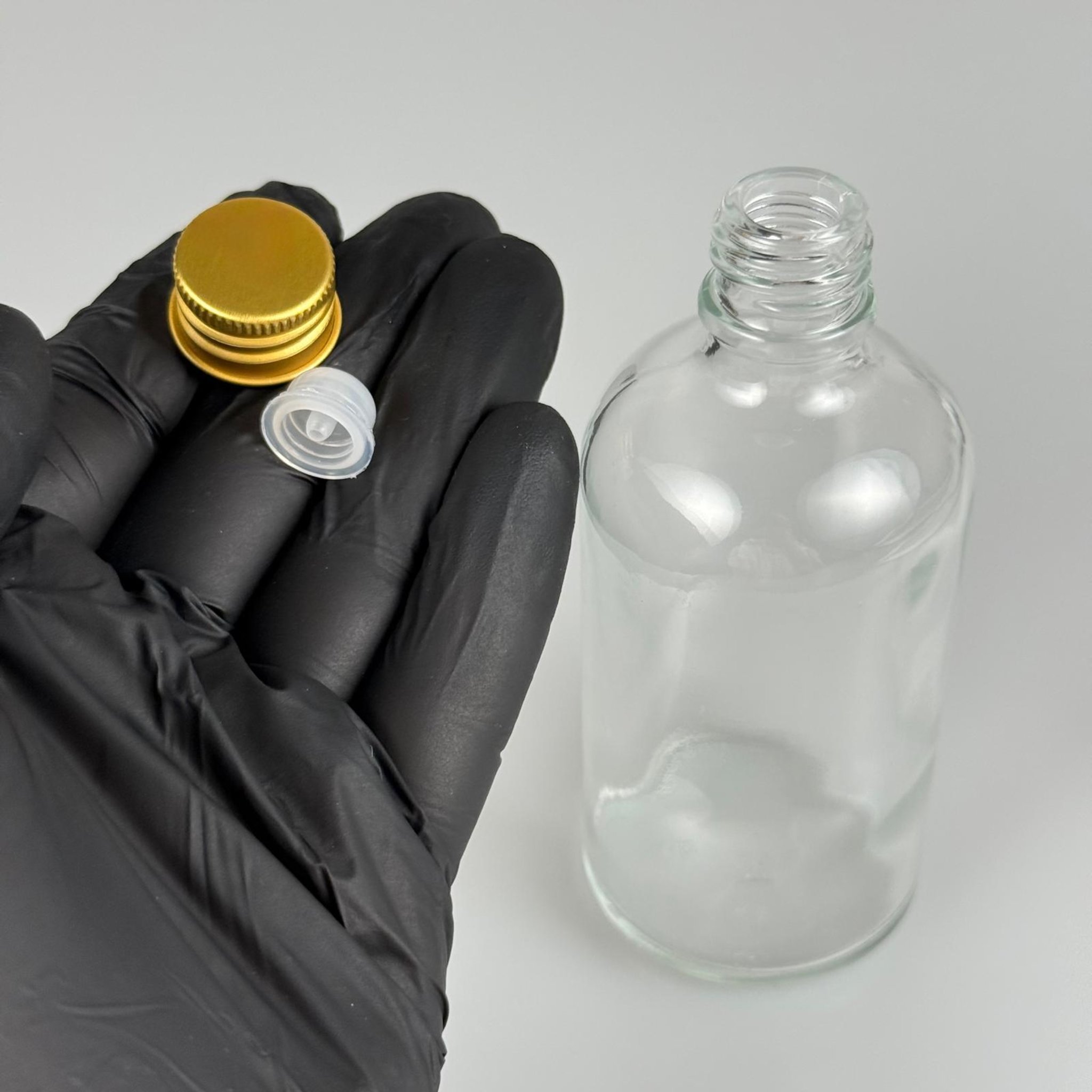 100 CC ŞEFFAF CAM ŞİŞE + KÖPÜK CONTALI GOLD ALÜMİNYUM METAL KAPAKLI + KOLONYA TIPALI TAKIM - 100 ML ŞEFFAF CAM ŞİŞE
