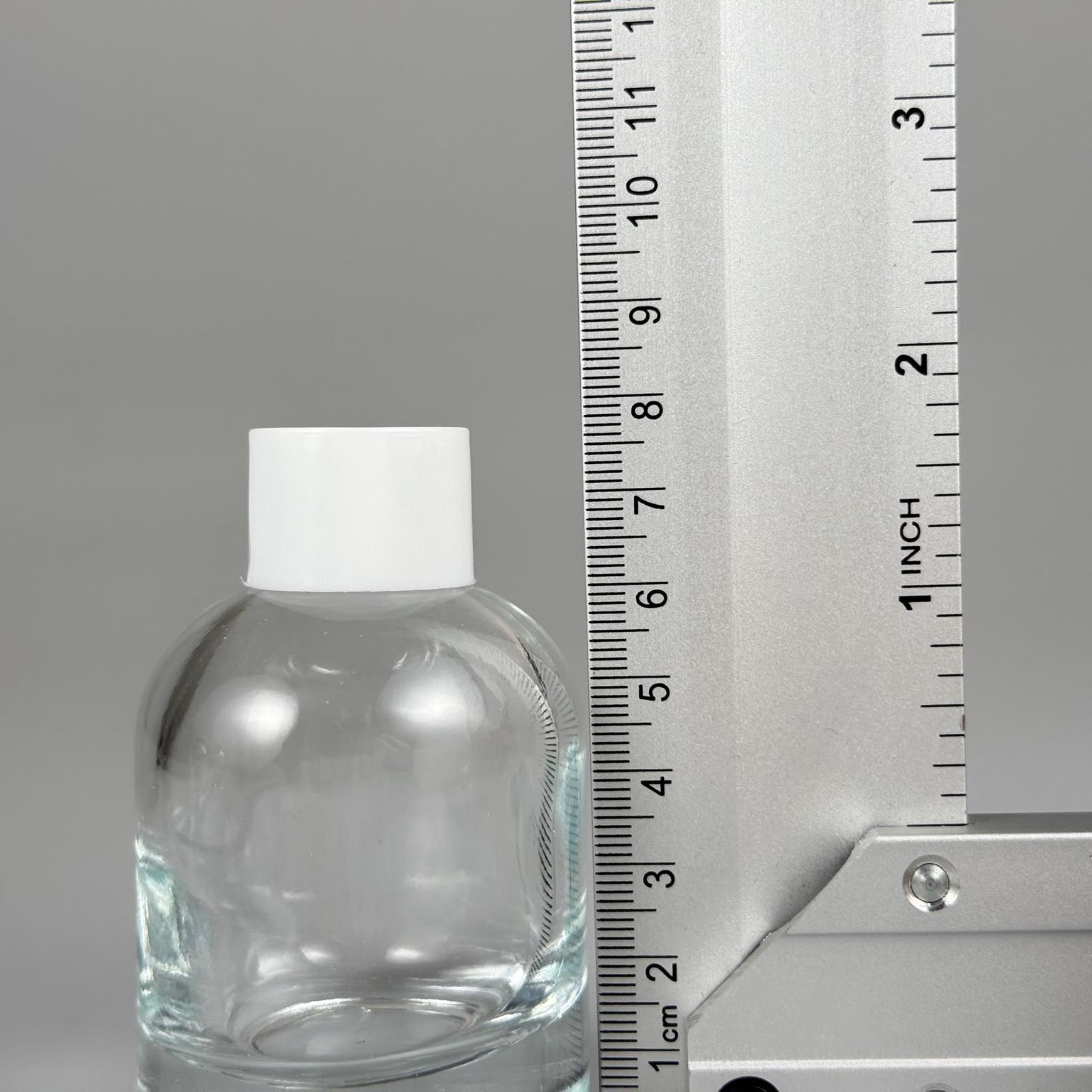 50 CC KALIN DİPLİ TOMBUL CAM ŞİŞE - 20 MM GEÇME AĞIZ + BEYAZ DİFFURSER ODA KOKUSU DELİKLİ KAPAK + TIPA + 3 ADET SİYAH FİBER (24 CM) ÇUBUK TAKIM