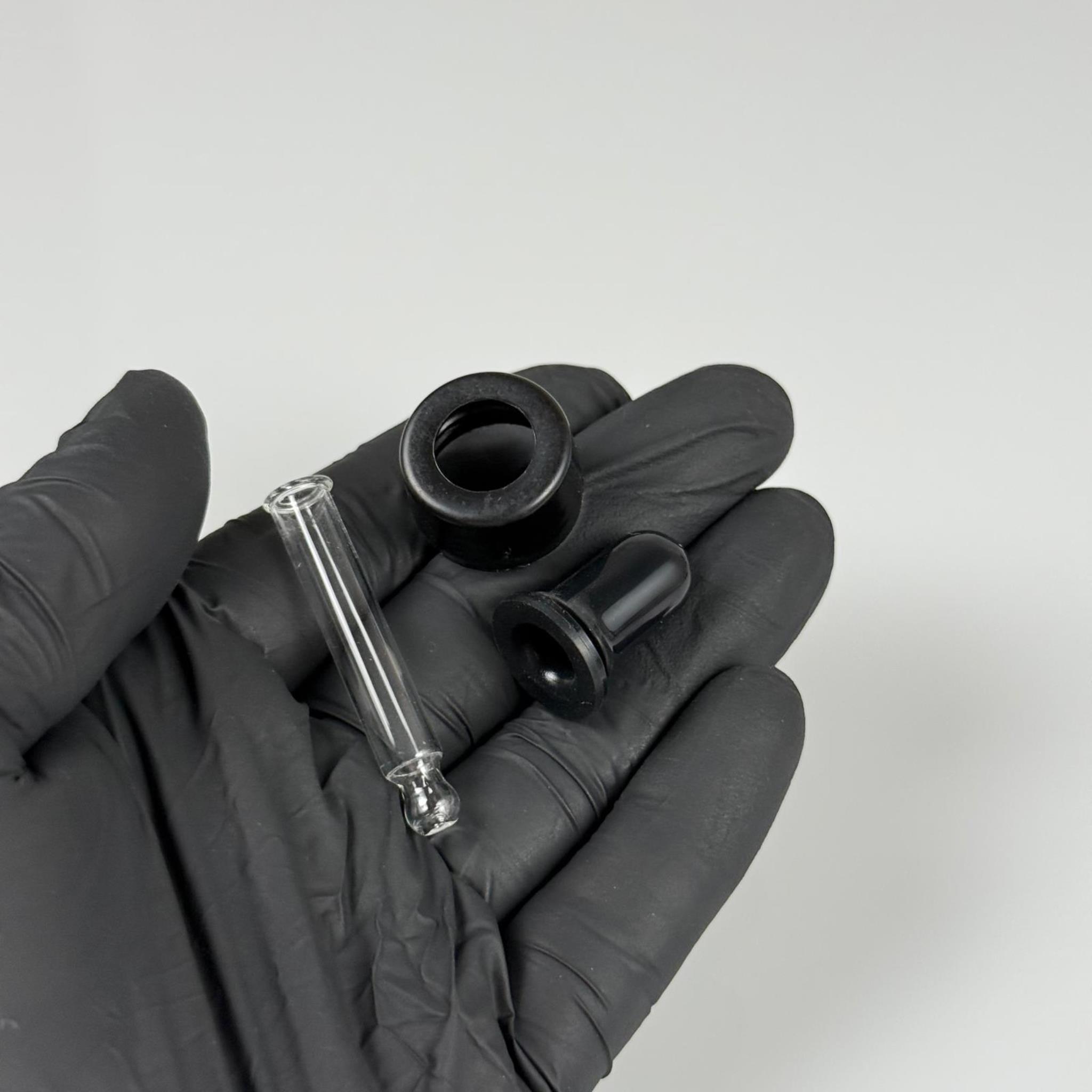 18 MM CAM DAMLALIKLI TAKIM - SİYAH EMZİK +  DELİKLİ PLASTİK DÜZ SİYAH KAPAK + 42 MM CAM PİPET