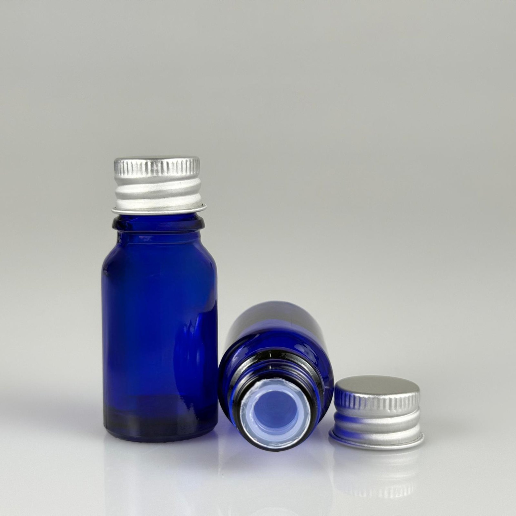 10 CC MAVİ CAM ŞİŞE + KÖPÜK CONTALI GÜMÜŞ ALÜMİNYUM METAL KAPAKLI + KÖR TIPALI TAKIM - 10 ML MAVİ CAM ŞİŞE
