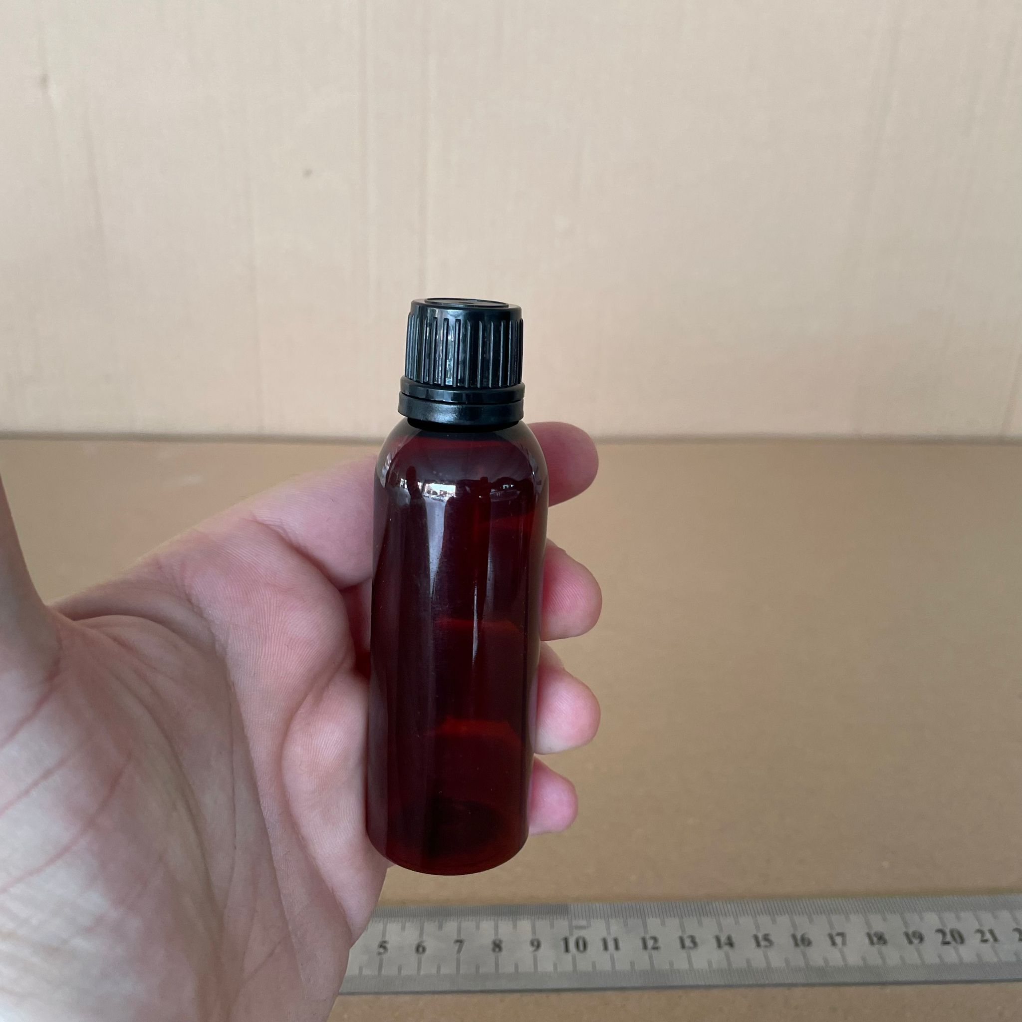 50 CC KALIN AMBER PET ŞİŞE (8 GR) - SİYAH KAPAKLI + KÖR TIPALI - 50 ML KAHVERENGİ PLASTİK ŞİŞE