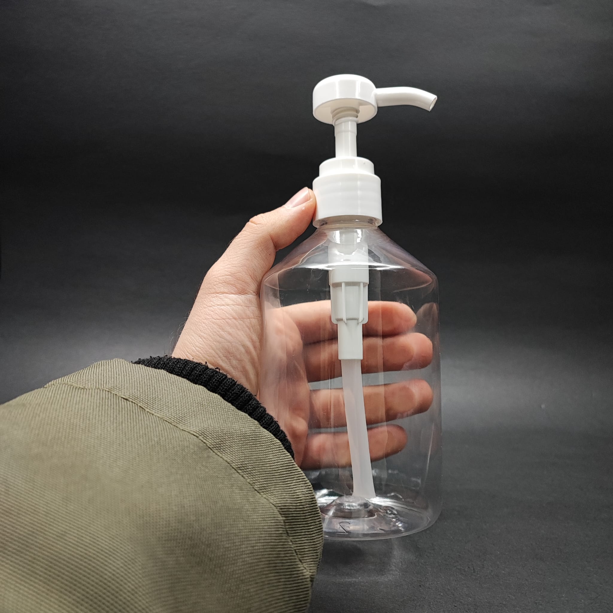 500 CC ŞEFFAF KÜT PET ŞİŞE - BEYAZ DOZAJ POMPALI (HER BASMADA 4 CC SIVI ATAR)  - 500 ML POMPALI ŞİŞE - ŞURUP, ŞAMPUAN, KREM GİBİ YOĞUN KIVAMLI SIVILARDA KULLANILIR