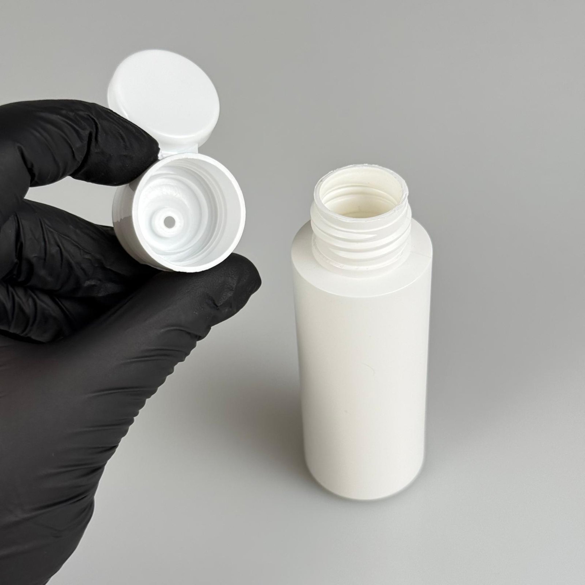 50 CC POLİETİLEN BEYAZ ŞİŞE - BEYAZ FLİP-TOP KAPAKLI TAKIM - 50 ML PLASTİK ŞİŞE