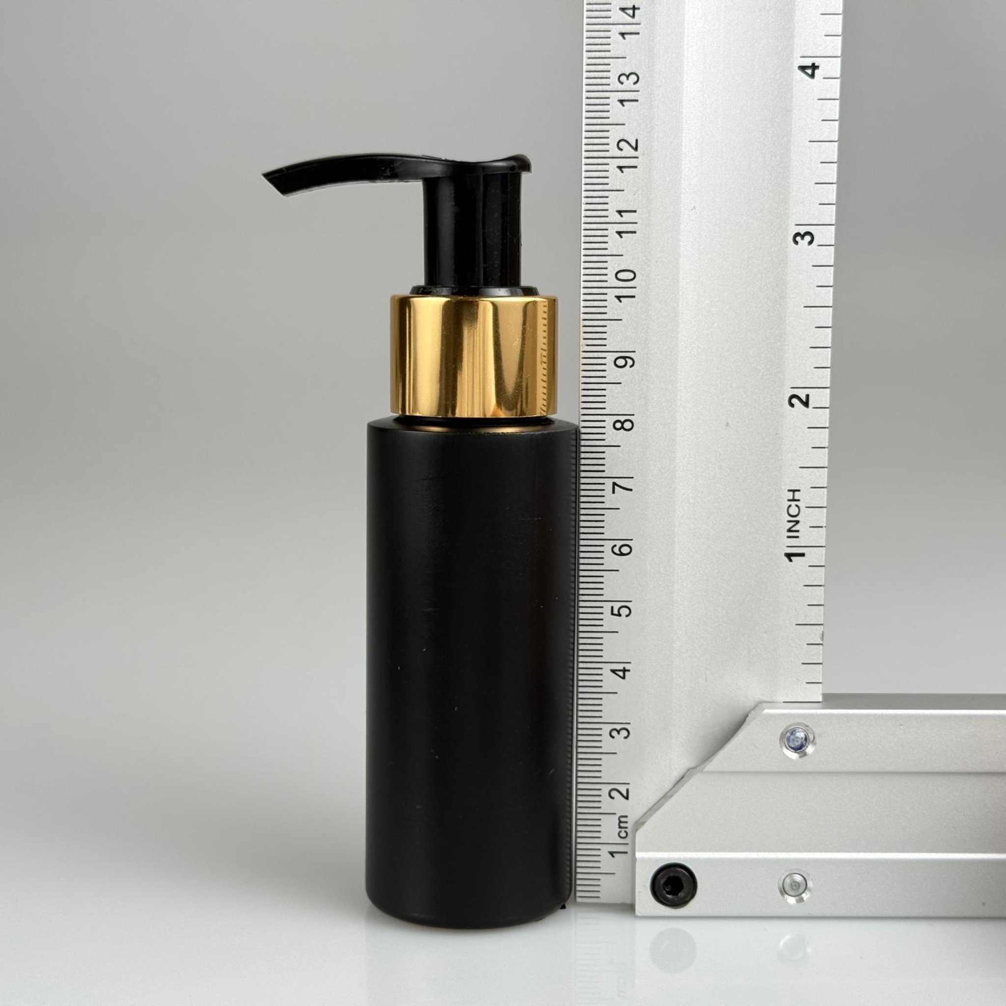 50 CC SİYAH POLİETİLEN PLASTİK ŞİŞE - GOLD POMPALI - 50 ML POMPALI PLASTİK ŞİŞE