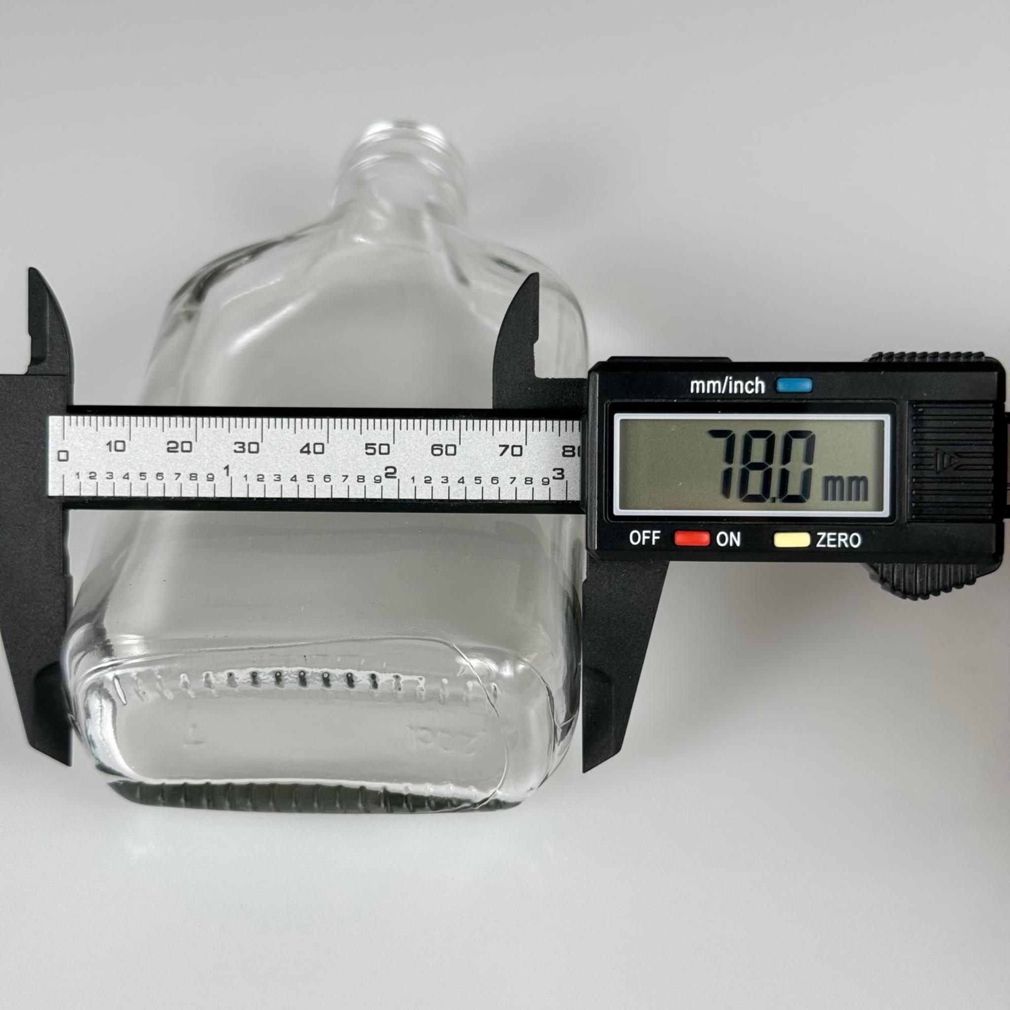200 CC YASSI CAM ŞİŞE - SİYAH METAL ALÜMİNYUM KAPAKLI - 200 ML CAM ŞİŞE - SOĞUK KAHVE İÇİN COLD BREW ŞİŞESİ
