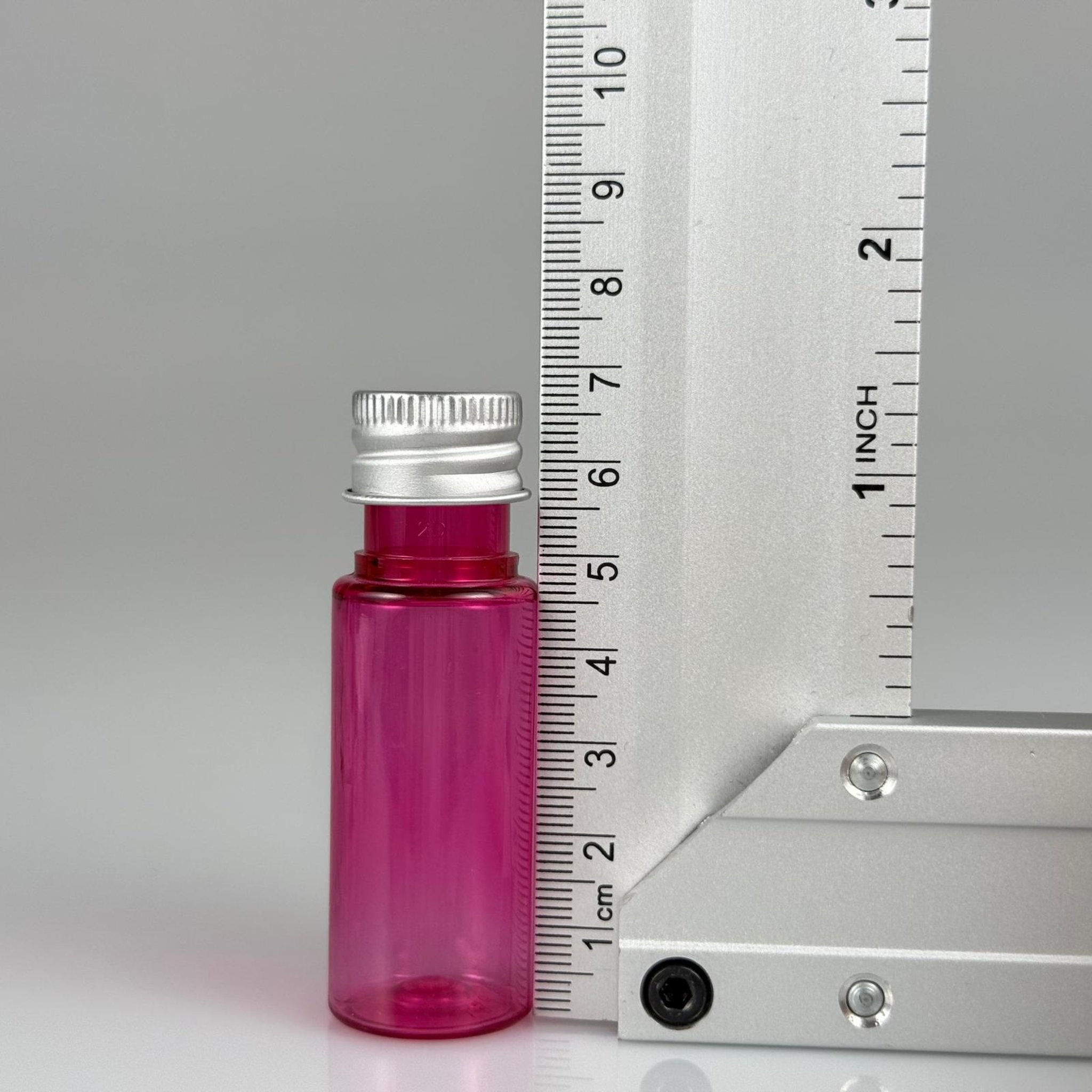 15 CC SİLİNDİR PEMBE PET ŞİŞE + KÖPÜK CONTALI GÜMÜŞ ALÜMİNYUM METAL KAPAKLI + KÖR TIPALI TAKIML - 15 ML PEMBE PET ŞİŞE