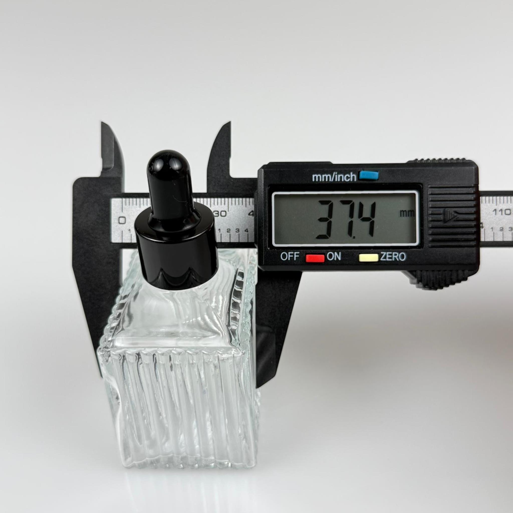50 CC KÖŞELİ DESENLİ ÇİZGİLİ PRESTİJLİ CAM DAMLALIKLI ŞİŞE - SİYAH EMZİK - SİYAH METALİK KAPAK - 50 ML CAM DAMLALIKLI ŞİŞE - DAMLALIKLI BOŞ ŞİŞE