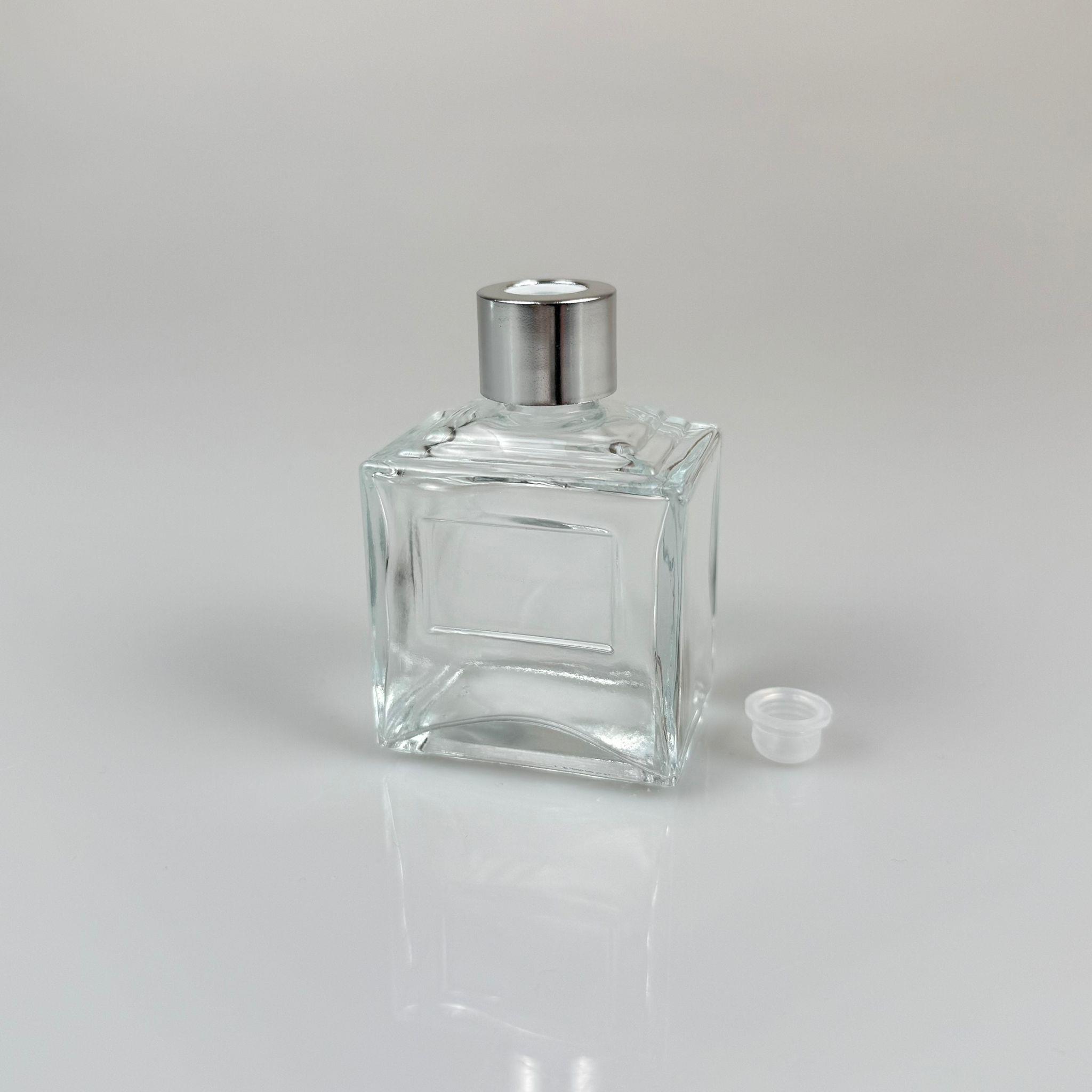 50 CC KÖŞELİ PRİZMA PRESTİJ CAM BAMBU ODA KOKUSU ŞİŞESİ - 50 ML ÇUBUKLU BAMBU ODA KOKUSU ŞİŞESİ - DİFÜZÖR ŞİŞE- CAM ŞİŞE + GÜMÜŞ METAL KAPAK + PLASTİK TIPA