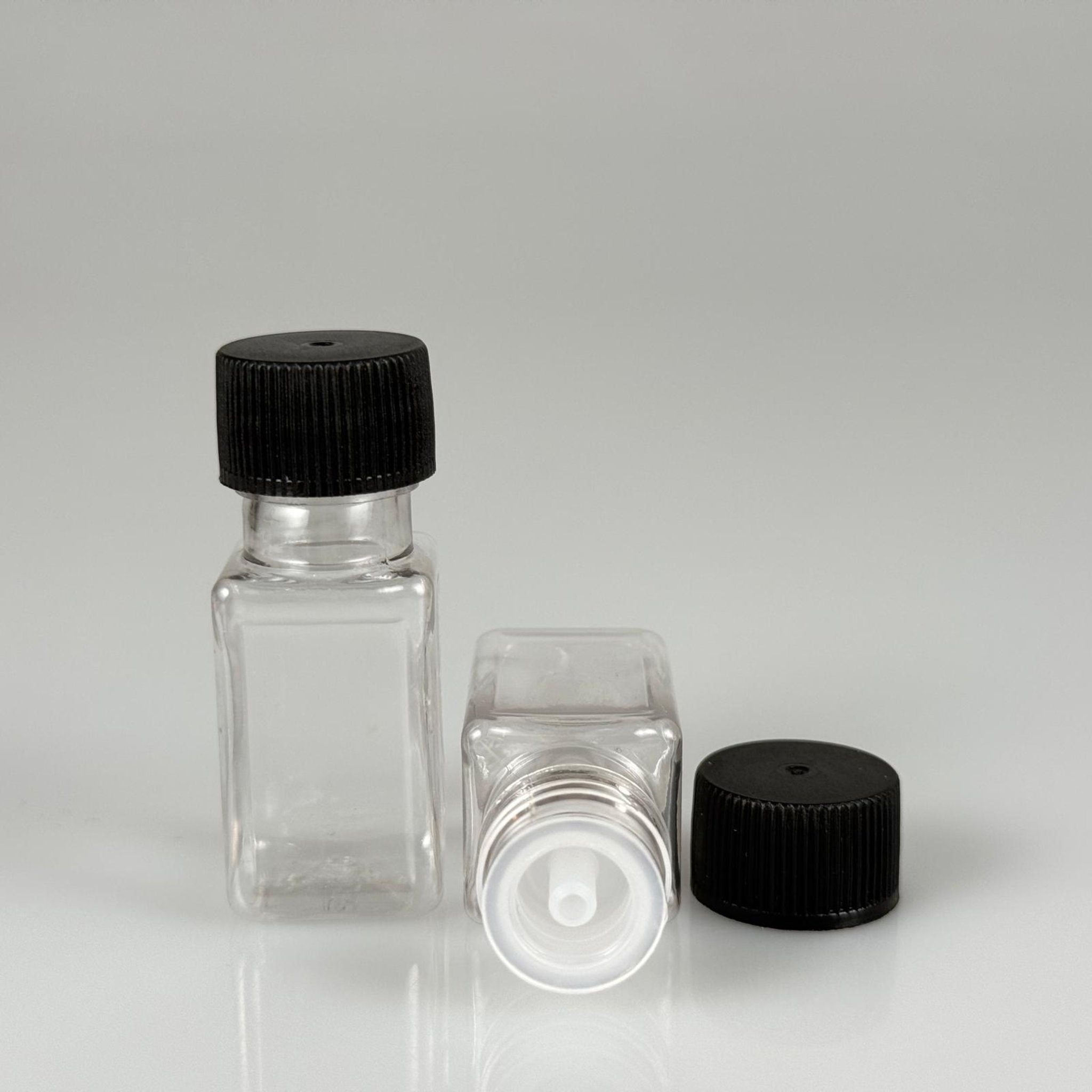 10 CC İÇTEN DAMLALIKLI PLASTİK KARE ŞİŞE -  10 ML ŞEFFAF PET ŞİŞE + CONTALI SİYAH KAPAK + KOLONYA TIPALI (DELEREK KULLANILIR) TAKIM