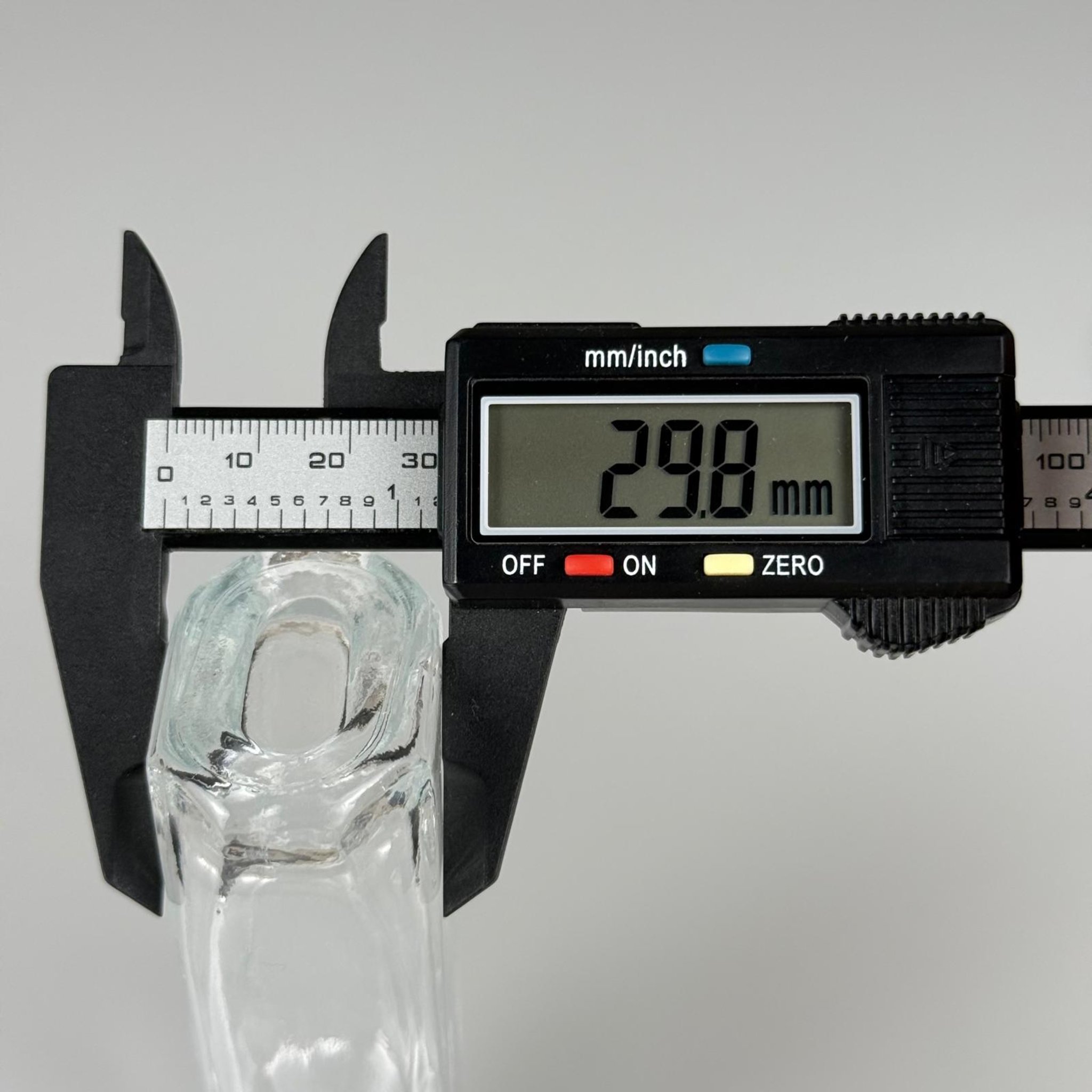 50 CC MİLANO MODEL CAM ŞİŞE + GÜMÜŞ ALÜMİNYUM METAL KAPAKLI TAKIM - 50 ML LÜKS CAM ŞİŞE (CAMIN KALINLIĞI İLE İLGİLİ + - 5 ML TOLERANS OLABİLİR)