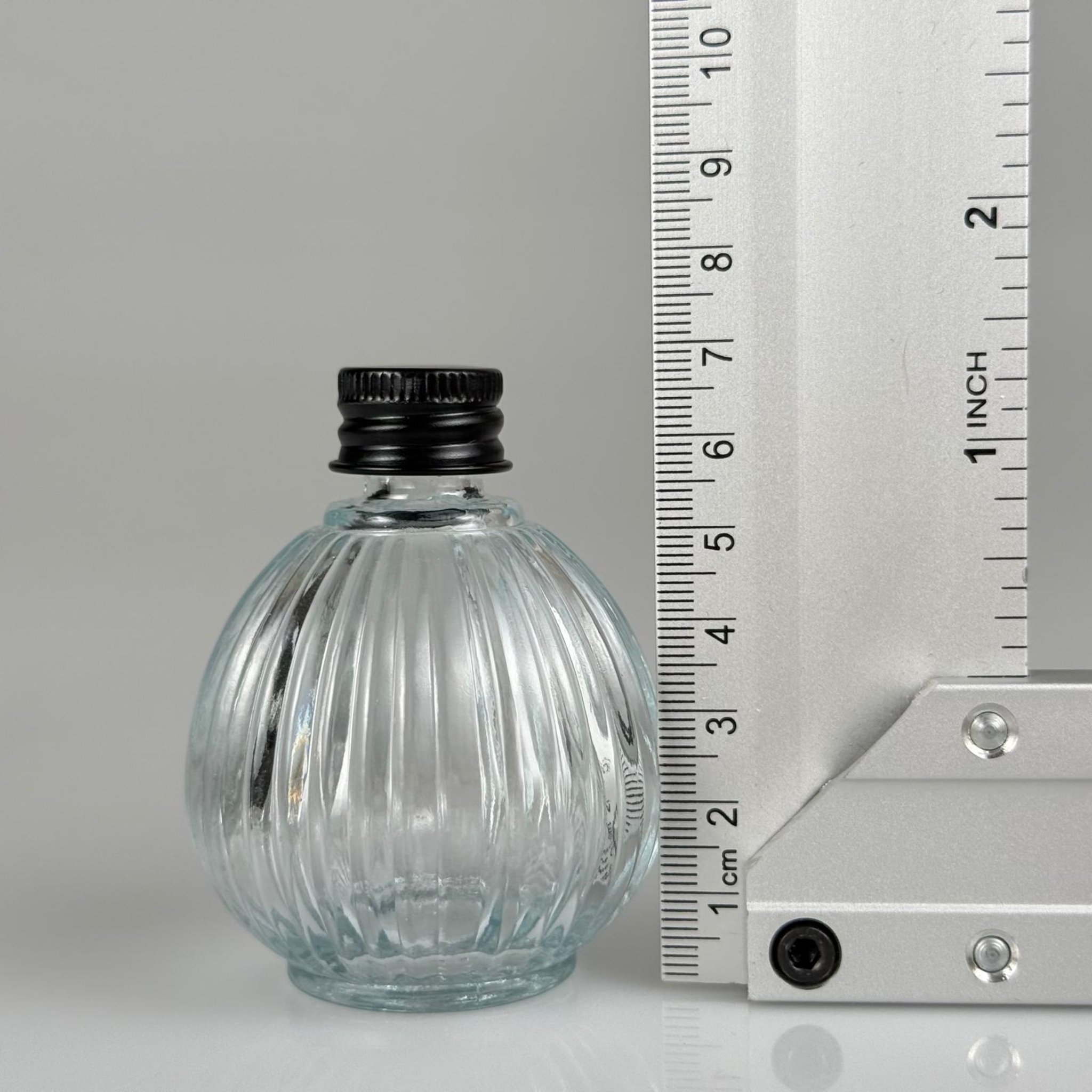 50 CC TOP ÇİZGİLİ CAM ŞİŞE + SİYAH ALÜMİNYUM METAL KAPAKLI TAKIM - 50 ML ŞEFFAF CAM ŞİŞE