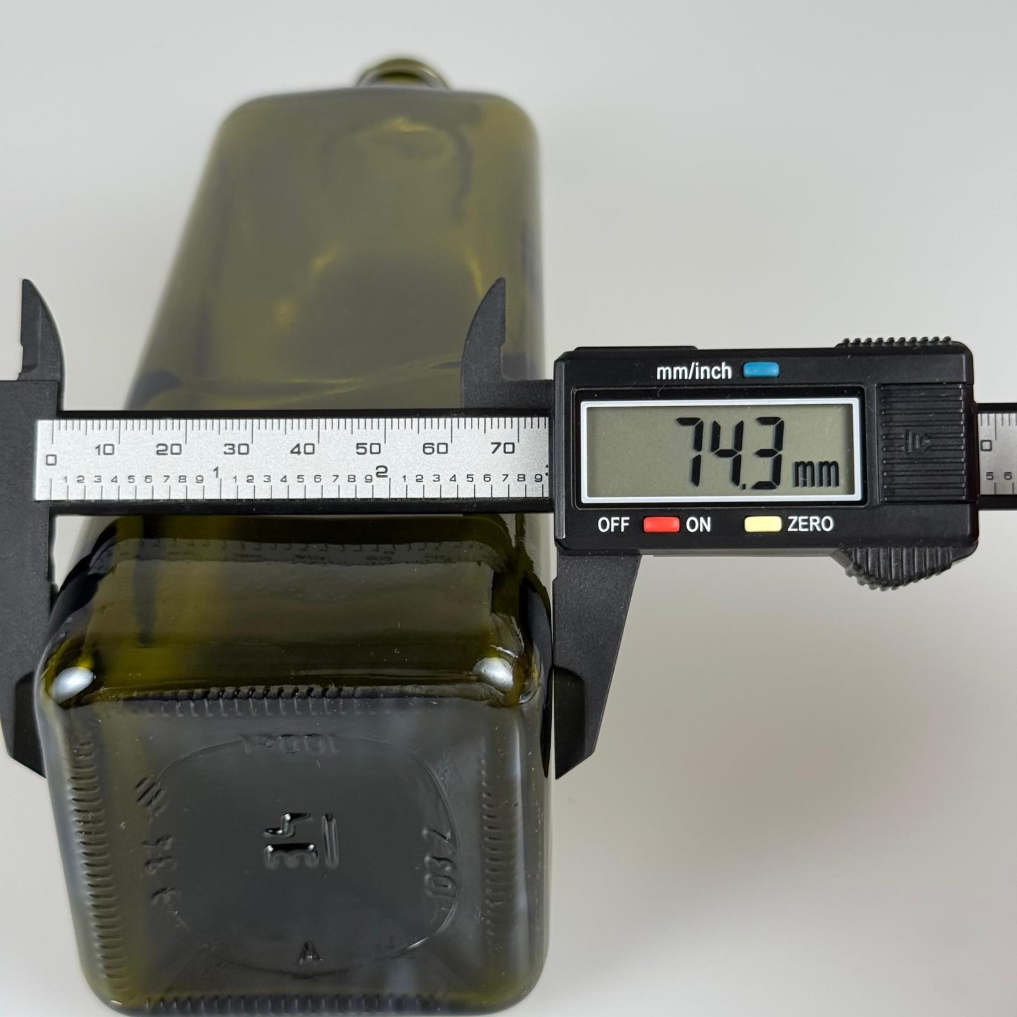 750 CC YEŞİL MARASKA CAM ŞİŞE - SİYAH METAL ALÜMİNYUM KAPAKLI - 750 ML KÖŞELİ YAĞ ŞİŞESİ - SİRKE ŞİŞESİ
