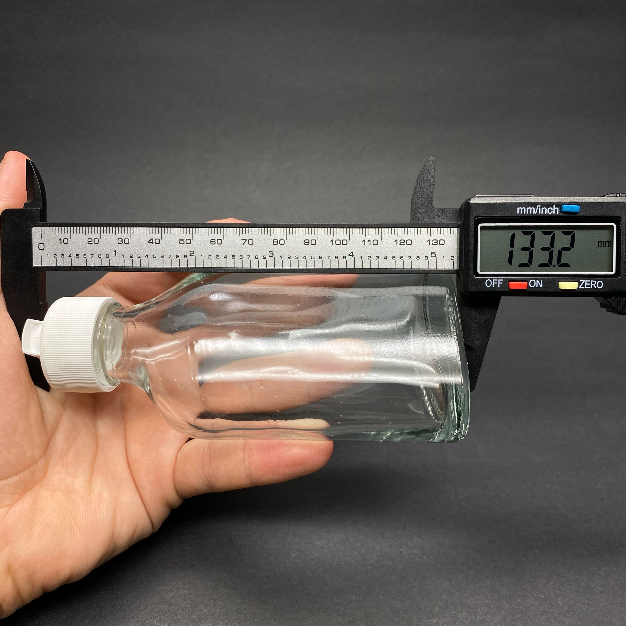 100 CC YASSI CAM ŞİŞE - BEYAZ FLİPTOP KAPAKLI - 100 ML CAM ŞİŞE - KOLONYA, LOSYON İÇİN KOZMETİK ŞİŞESİ