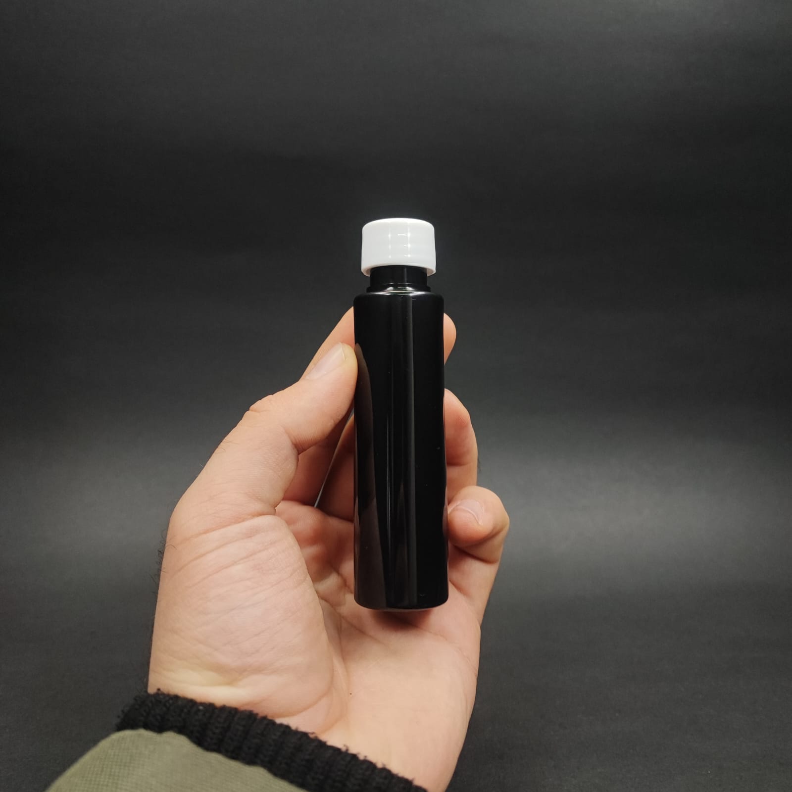 35 CC SİYAH PLASTİK UZUN ŞİŞE + KENDİNDEN CONTALI SIZDIRMAZ BEYAZ KAPAK - 35 ML KAPAKLI PET ŞİŞE
