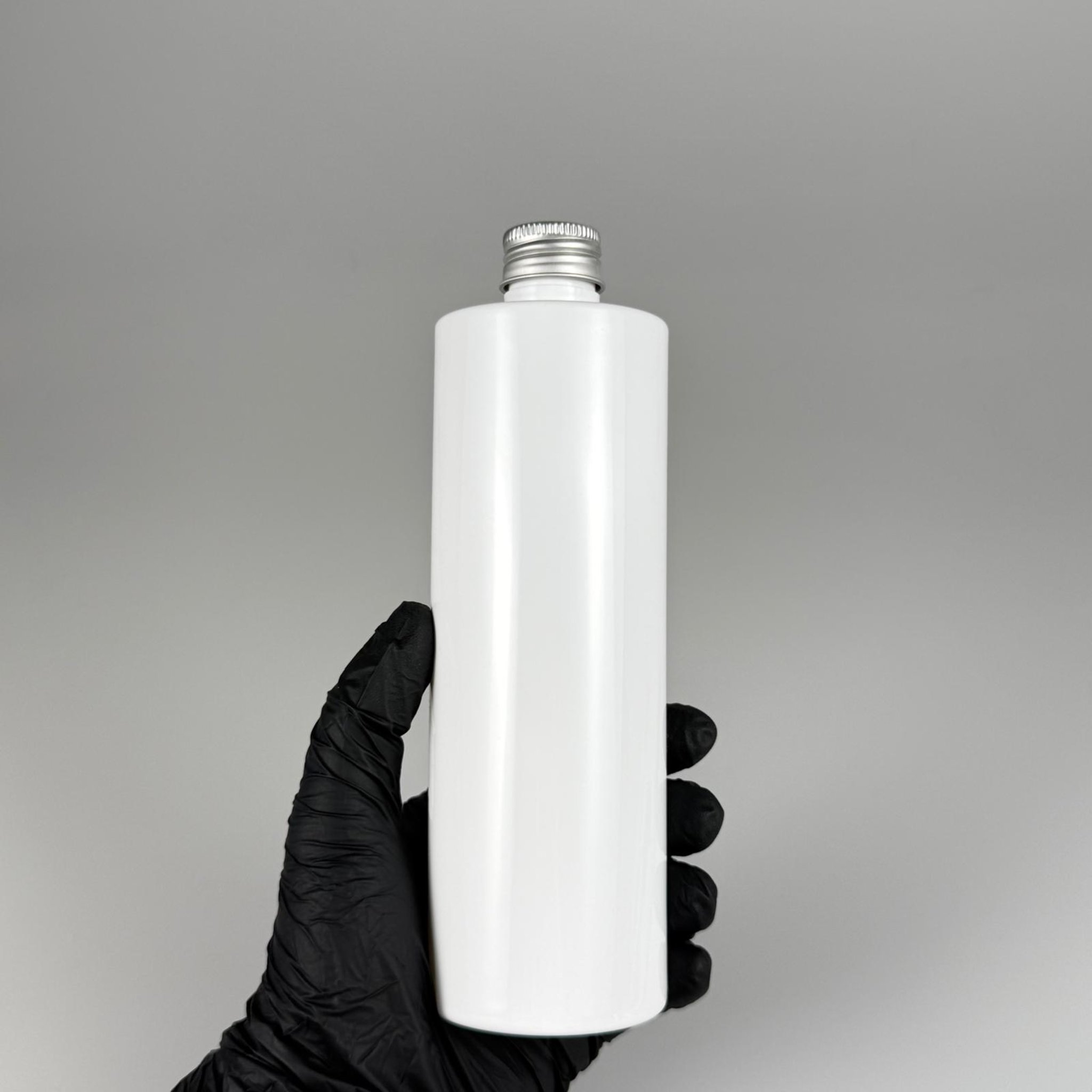 400 CC BEYAZ KÜT BOYUNLU SİLİNDİR PET ŞİŞE (30 GR - 24 AĞIZ ) + KÖPÜK CONTALI GÜMÜŞ METAL ALÜMİNYUM KAPAKLI + KOLONYA TIPALI TAKIM - 400 ML  KAPAKLI BEYAZ PLASTİK ŞİŞELER