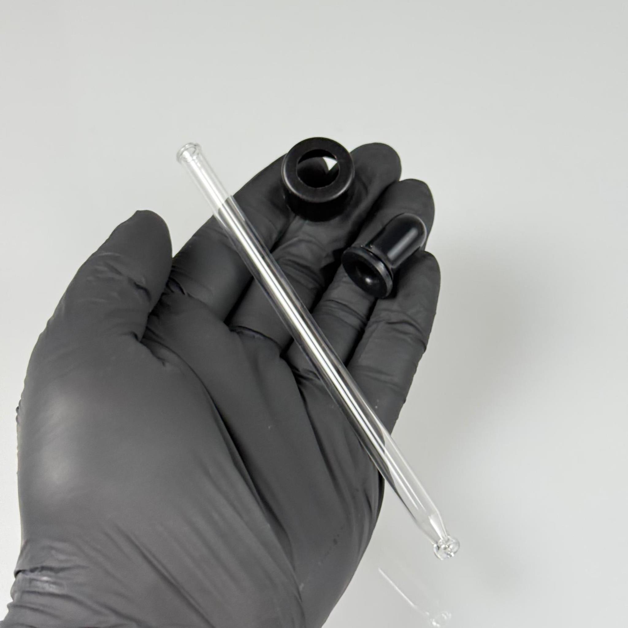 18 MM CAM DAMLALIKLI TAKIM - SİYAH EMZİK +  DELİKLİ PLASTİK DÜZ SİYAH KAPAK + 132 MM CAM PİPET