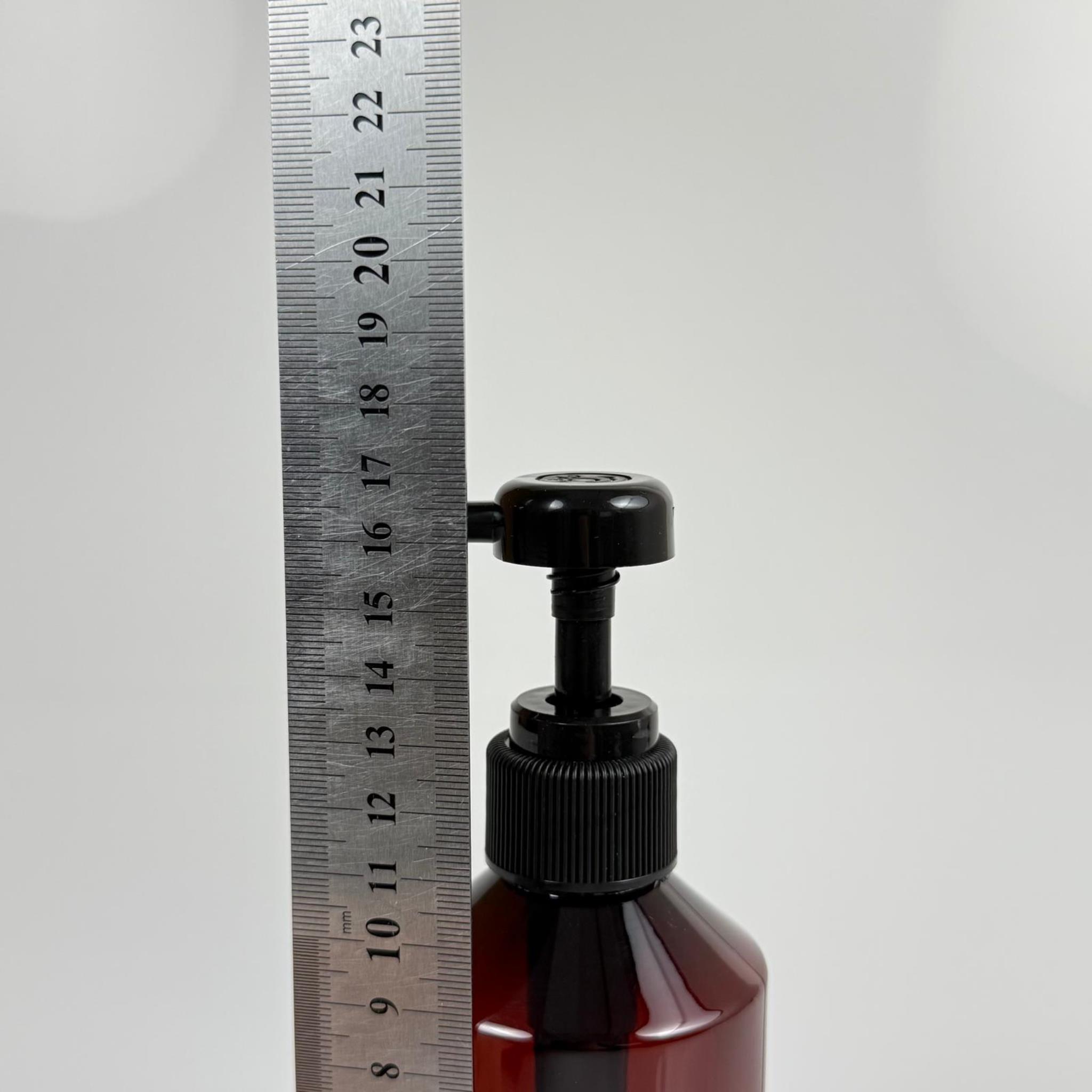 250 CC PET AMBER KÜT MODEL ŞİŞE - SİYAH DOZAJ POMPALI (HER BASMADA 4 CC SIVI ATAR) - 0,25 LT POMPALI ŞİŞE - ŞURUP, ŞAMPUAN, KREM GİBİ YOĞUN KIVAMLI SIVILARDA KULLANILIR