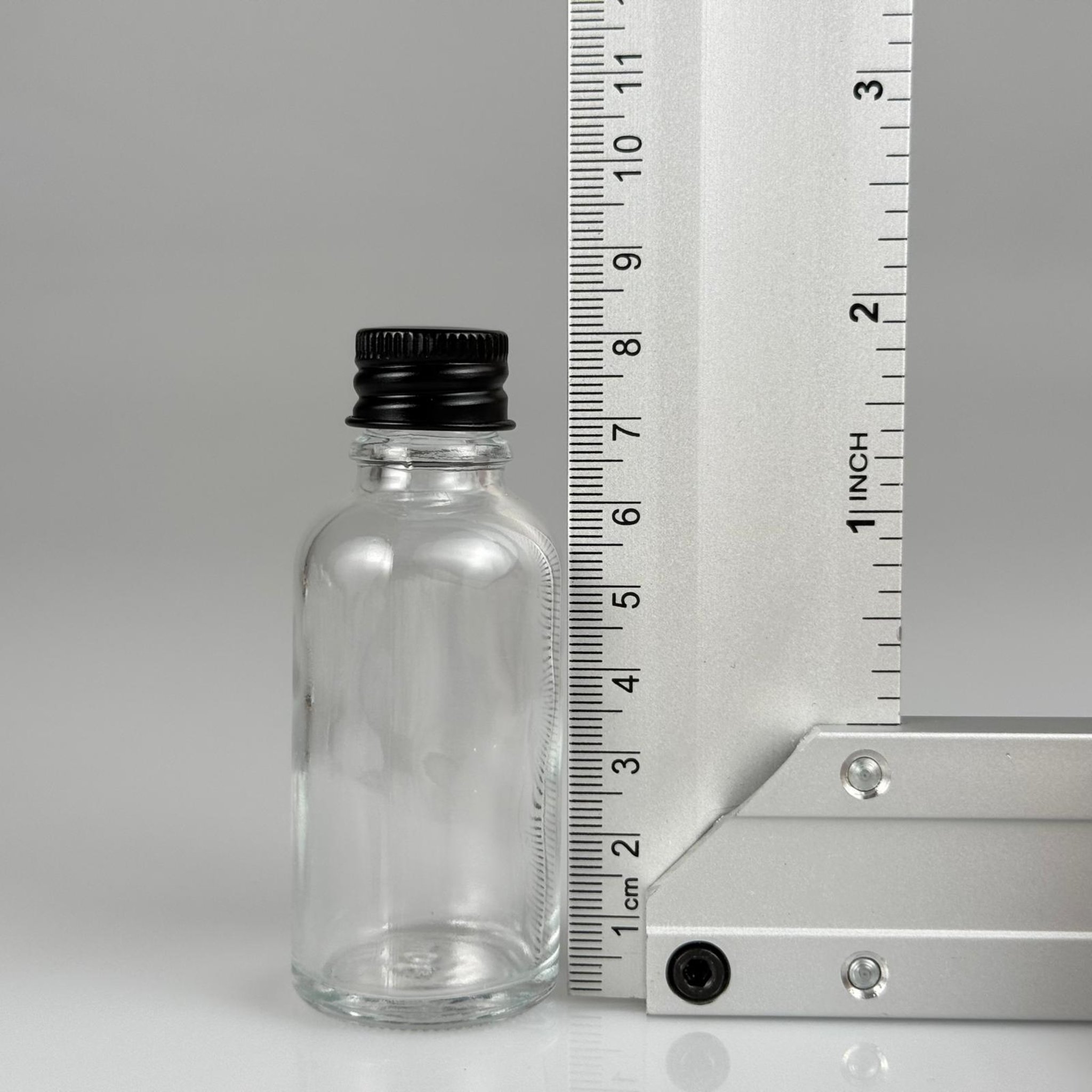 30 CC ŞEFFAF CAM ŞİŞE + KÖPÜK CONTALI SİYAH ALÜMİNYUM METAL KAPAKLI + DAMLALIKLI KOLONYA TIPALI TAKIM - 30 ML ŞEFFAF CAM ŞİŞE