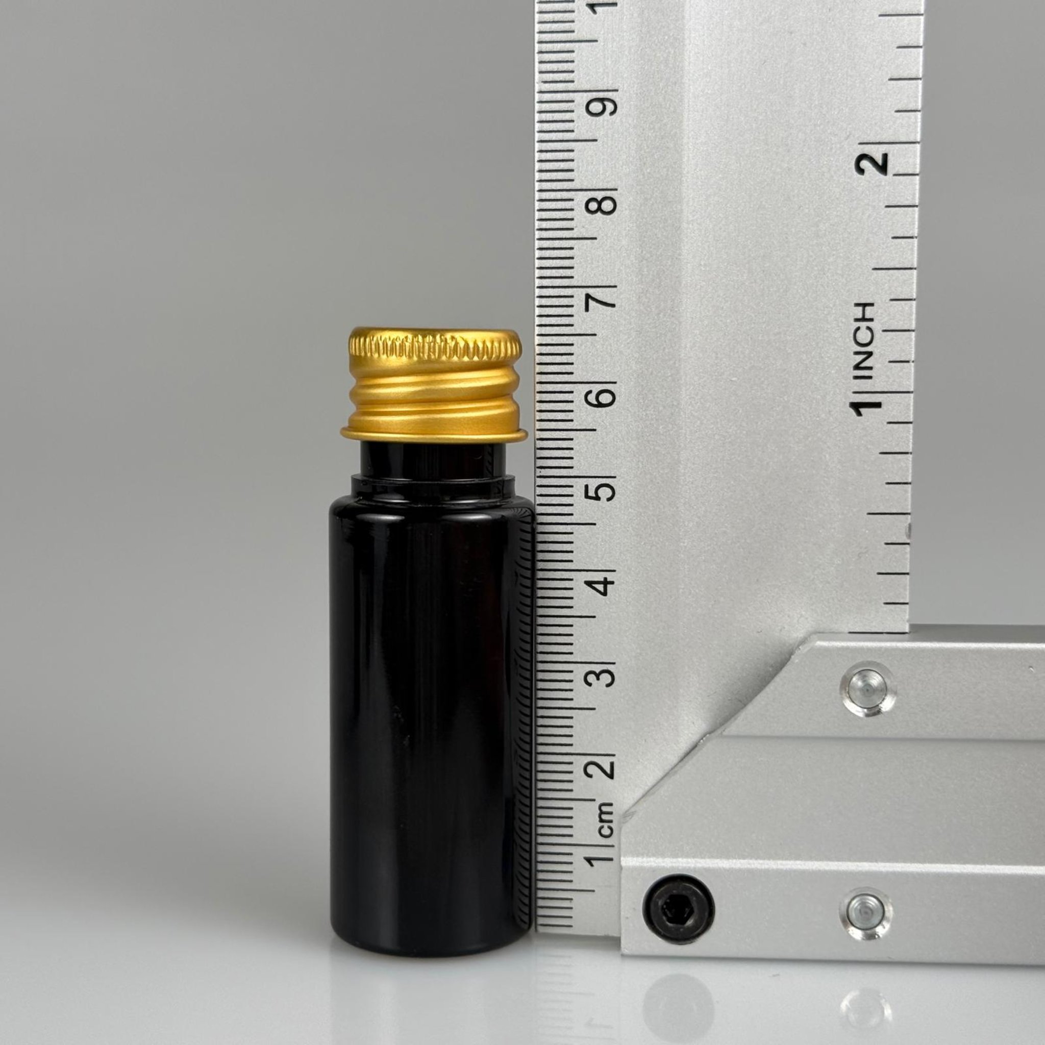 15 CC SİYAH SİLİNDİR PET ŞİŞE + KÖPÜK CONTALI GOLD ALÜMİNYUM METAL KAPAKLI TAKIML - 15 ML SİYAH PET ŞİŞE