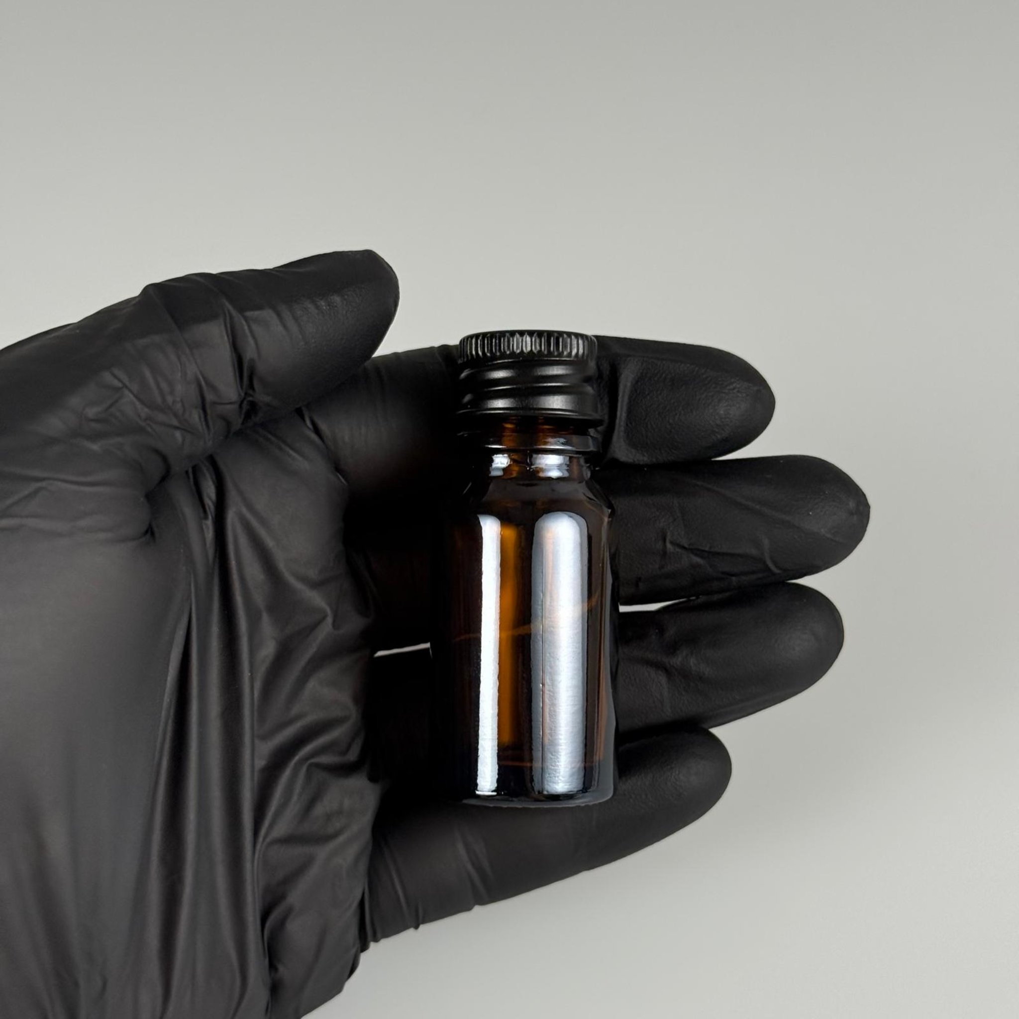 10 CC AMBER CAM ŞİŞE + KÖPÜK CONTALI SİYAH ALÜMİNYUM METAL KAPAKLI + KÖR TIPALI TAKIM - 10 ML KAHVERENGİ CAM ŞİŞE