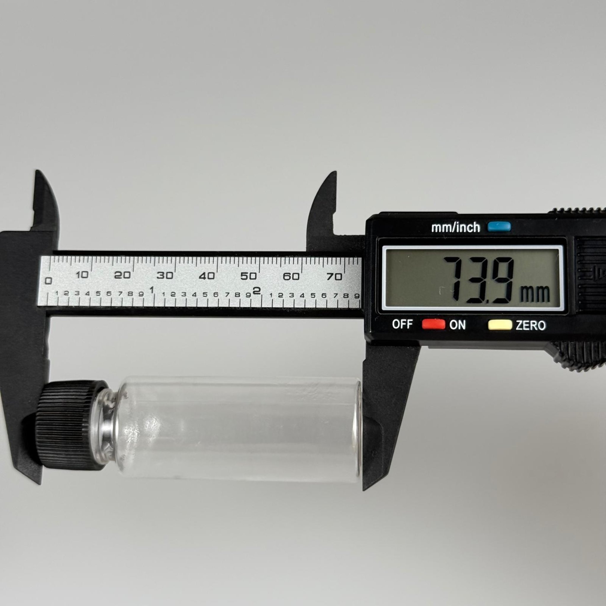 20 CC İÇTEN DAMLALIKLI PLASTİK ŞİŞE -  20 ML ŞEFFAF PET ŞİŞE + CONTALI SİYAH KAPAK + KOLONYA TIPALI (DELEREK KULLANILIR) TAKIM