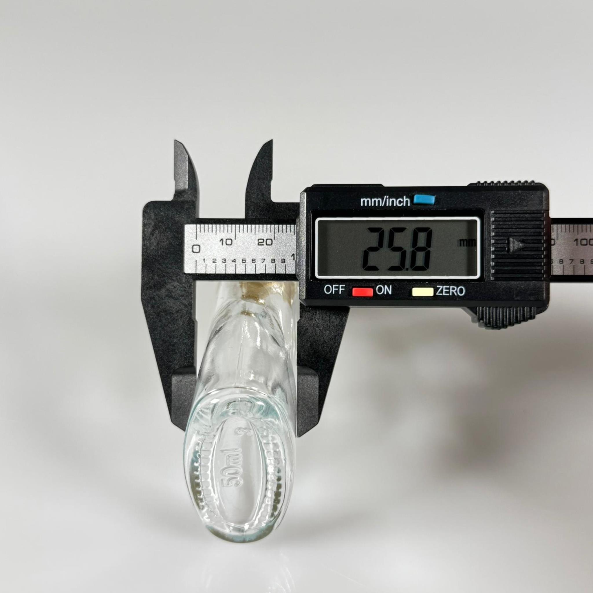 50 CC YASSI CAM ŞİŞE - GOLD METAL KAPAKLI KOLONYA TIPALI - 50 ML COLD BREW KOLONYA CAM ŞİŞESİ (TIPA İLE KULLANMAK İÇİN KAPAK CONTASI ÇIKARILIR)