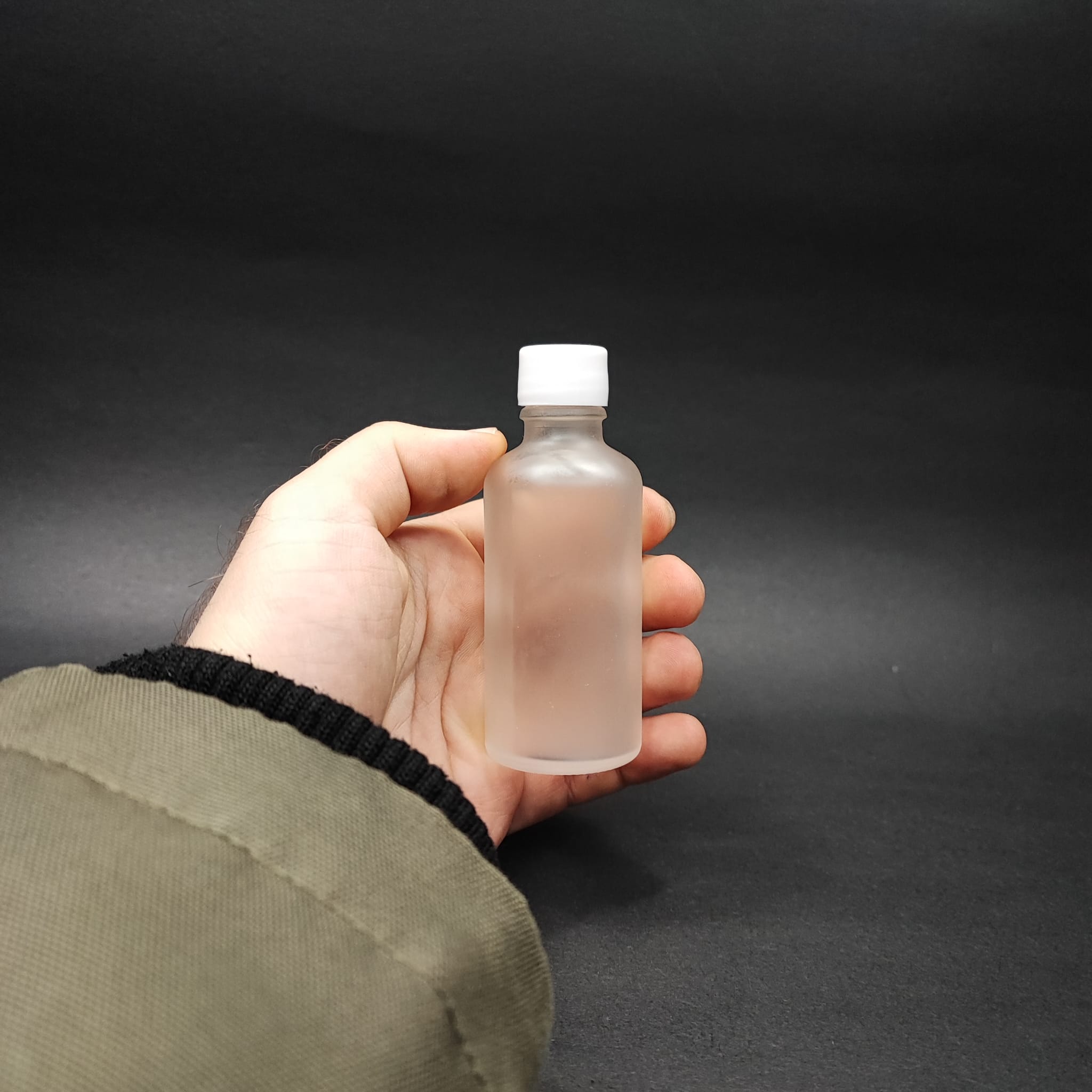 50 CC BUZLU CAM ŞİŞE + KENDİNDEN CONTALI SIZDIRMAZ BEYAZ KAPAK - 50 ML KAPAKLI CAM ŞİŞE