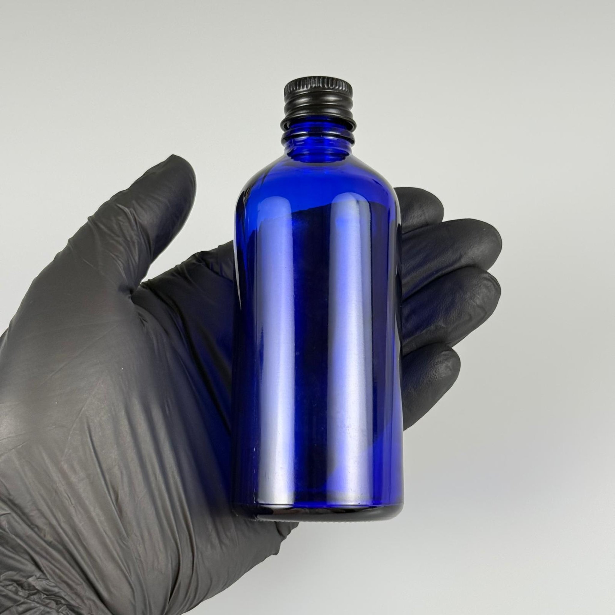 100 CC MAVİ CAM ŞİŞE + KÖPÜK CONTALI SİYAH ALÜMİNYUM METAL + KOLONYA TIPALI KAPAKLI TAKIM - 100 ML MAVİ CAM ŞİŞE