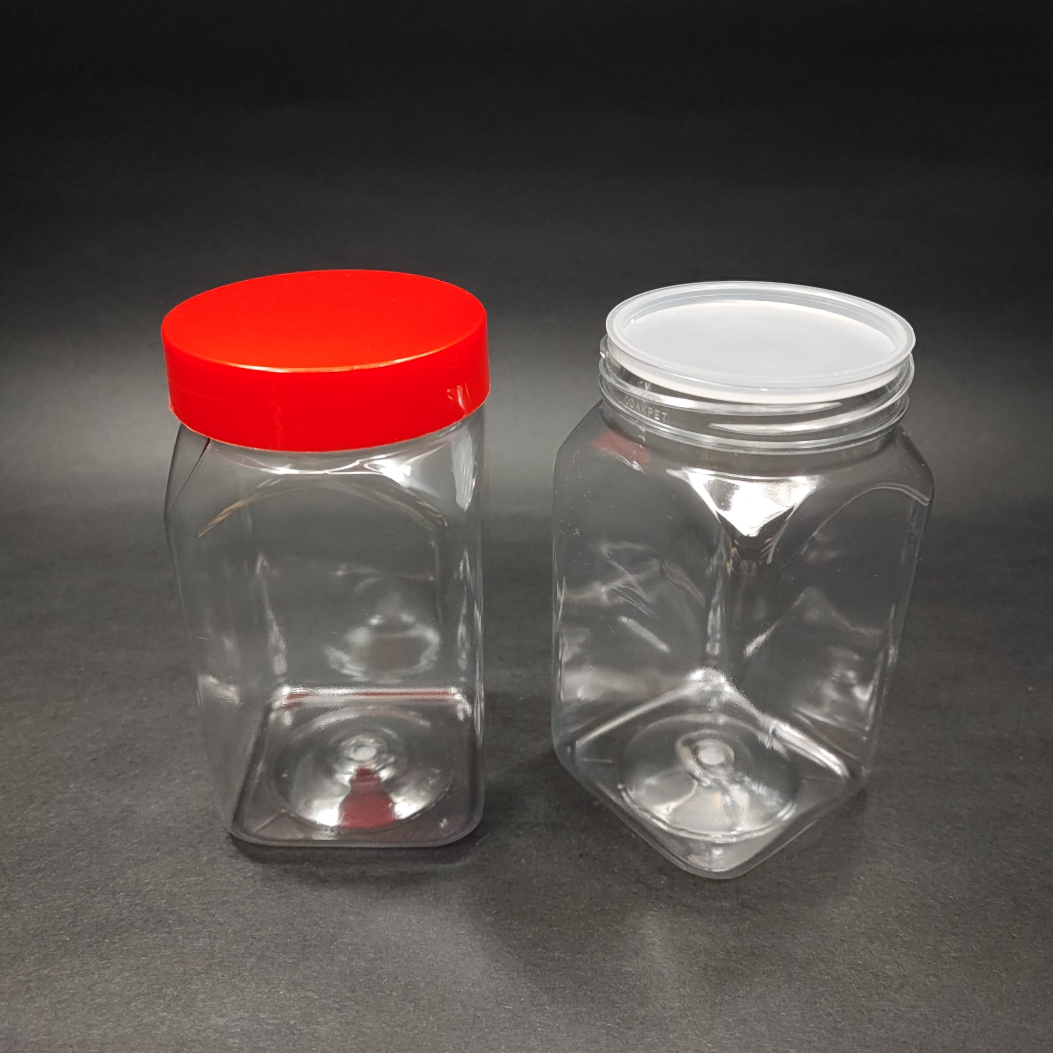 370 CC KARE PET KAVANOZ - KIRMIZI KAPAKLI - İÇ TIPALI - 370 ML PLASTİK KREM KAVANOZU