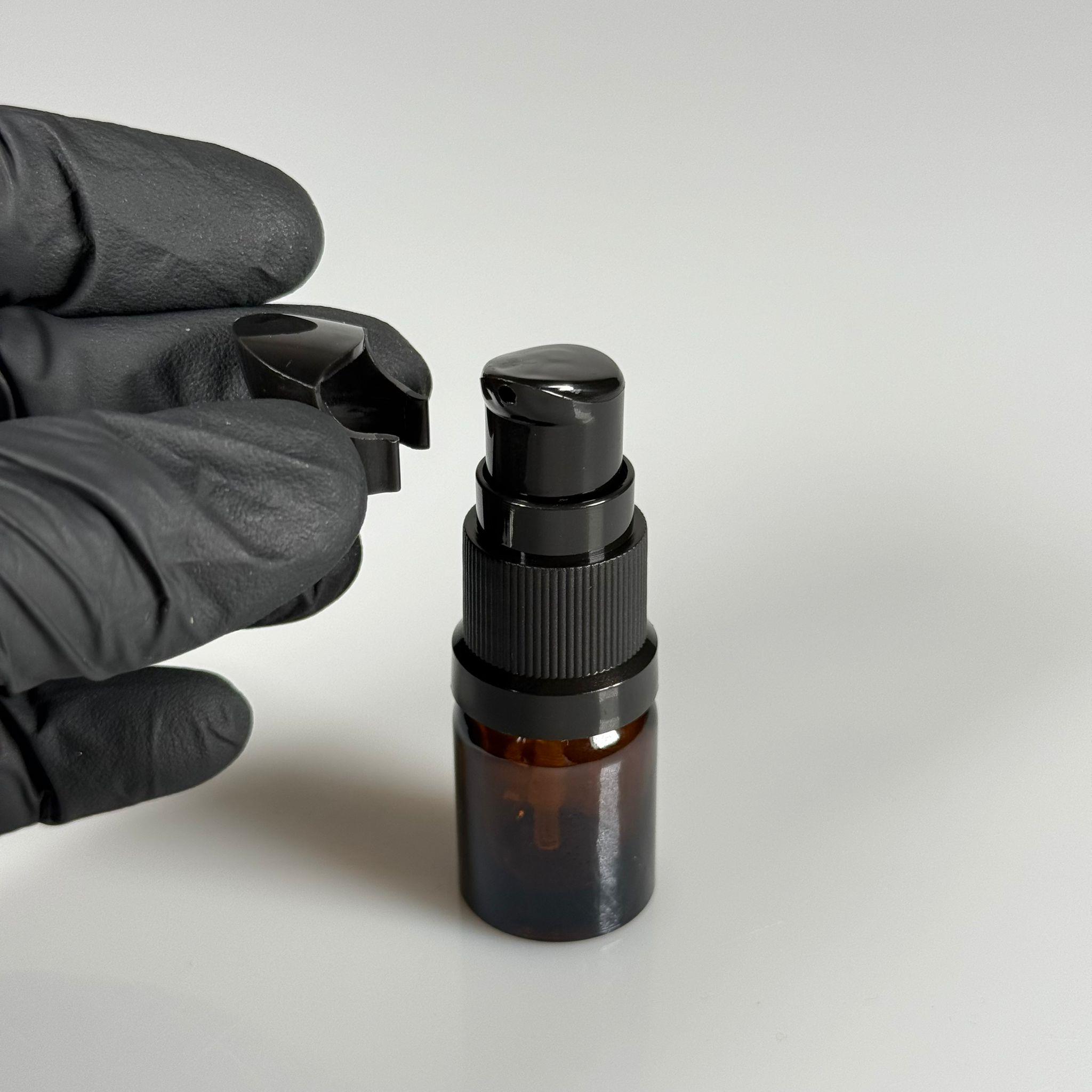 3 CC AMBER CAM ŞİŞE - SIZDIRMAZ ETEKLİ SİYAH LOSYON POMPALI TAKIM - 3 ML LOSYON ŞİŞESİ - YAĞ, KREM GİBİ YOĞUN KIVAMLI SIVILAR İÇİN CAM AMBALAJ