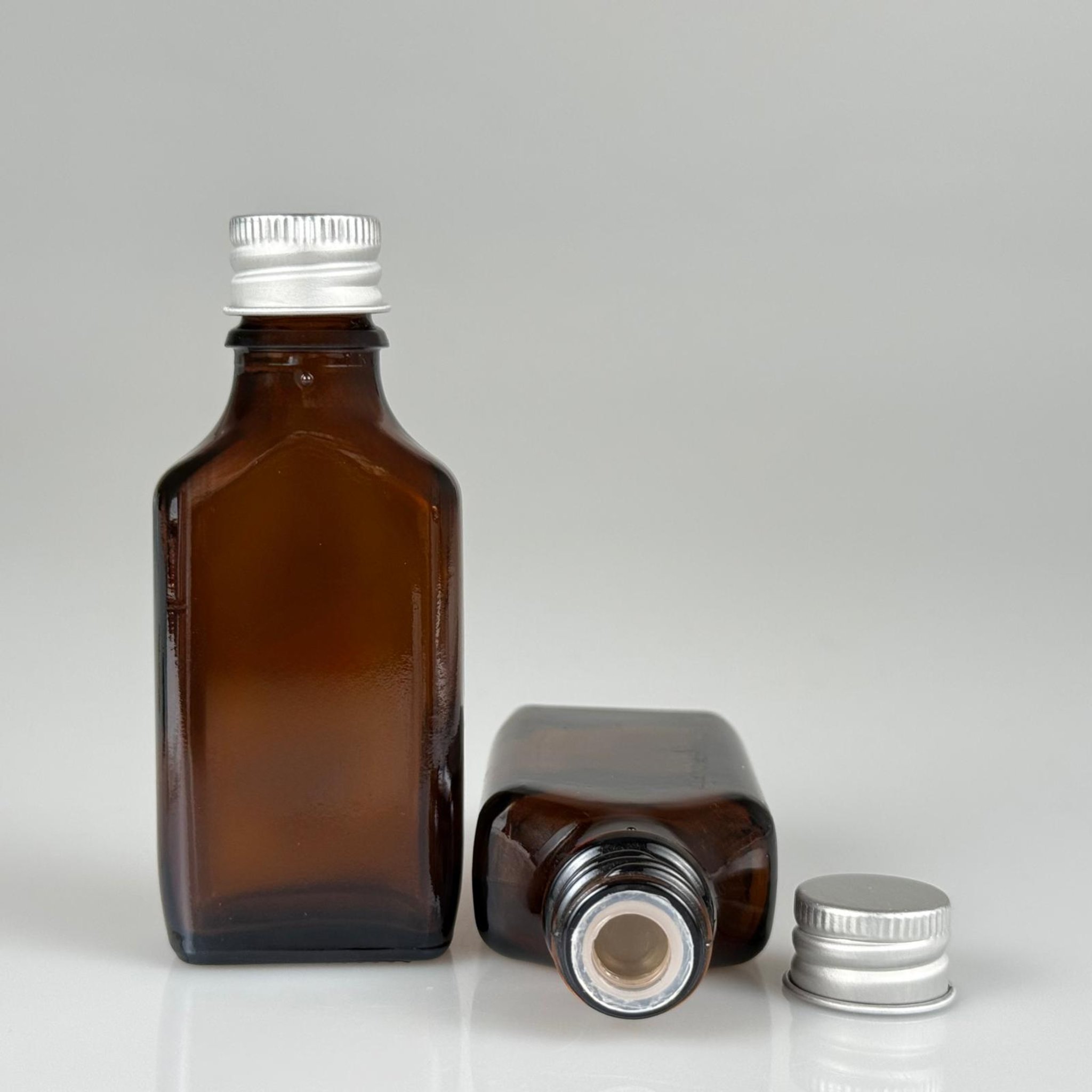 30 CC AMBER YASSI CAM ŞİŞE + GÜMÜŞ ALÜMİNYUM METAL KAPAKLI + KÖR TIPALI TAKIM - 30 ML KAHVERENGİ CAM ŞİŞE