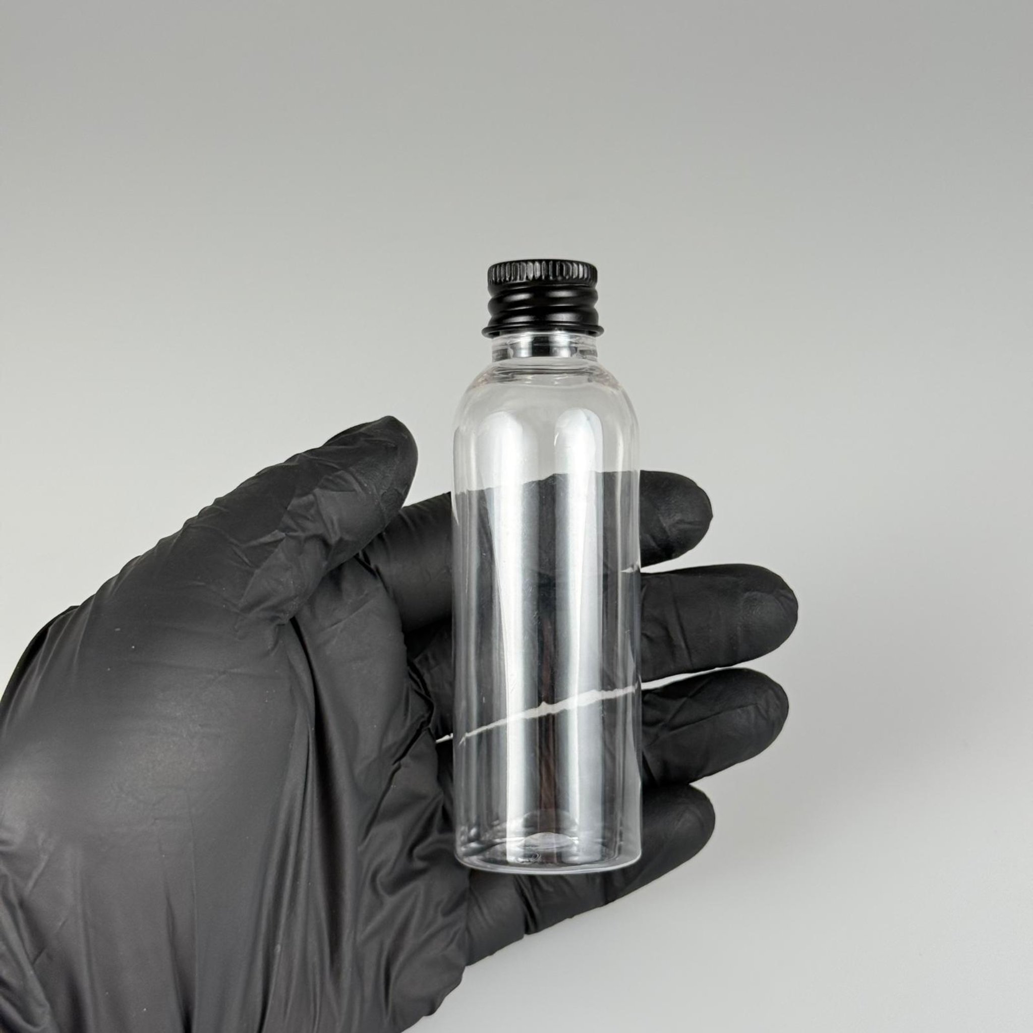 50 CC ŞEFFAF SİLİNDİR UZUN MODEL PET ŞİŞE + KÖPÜK CONTALI SİYAH ALÜMİNYUM METAL KAPAKLI TAKIM - 50 ML PLASTİK ŞİŞE