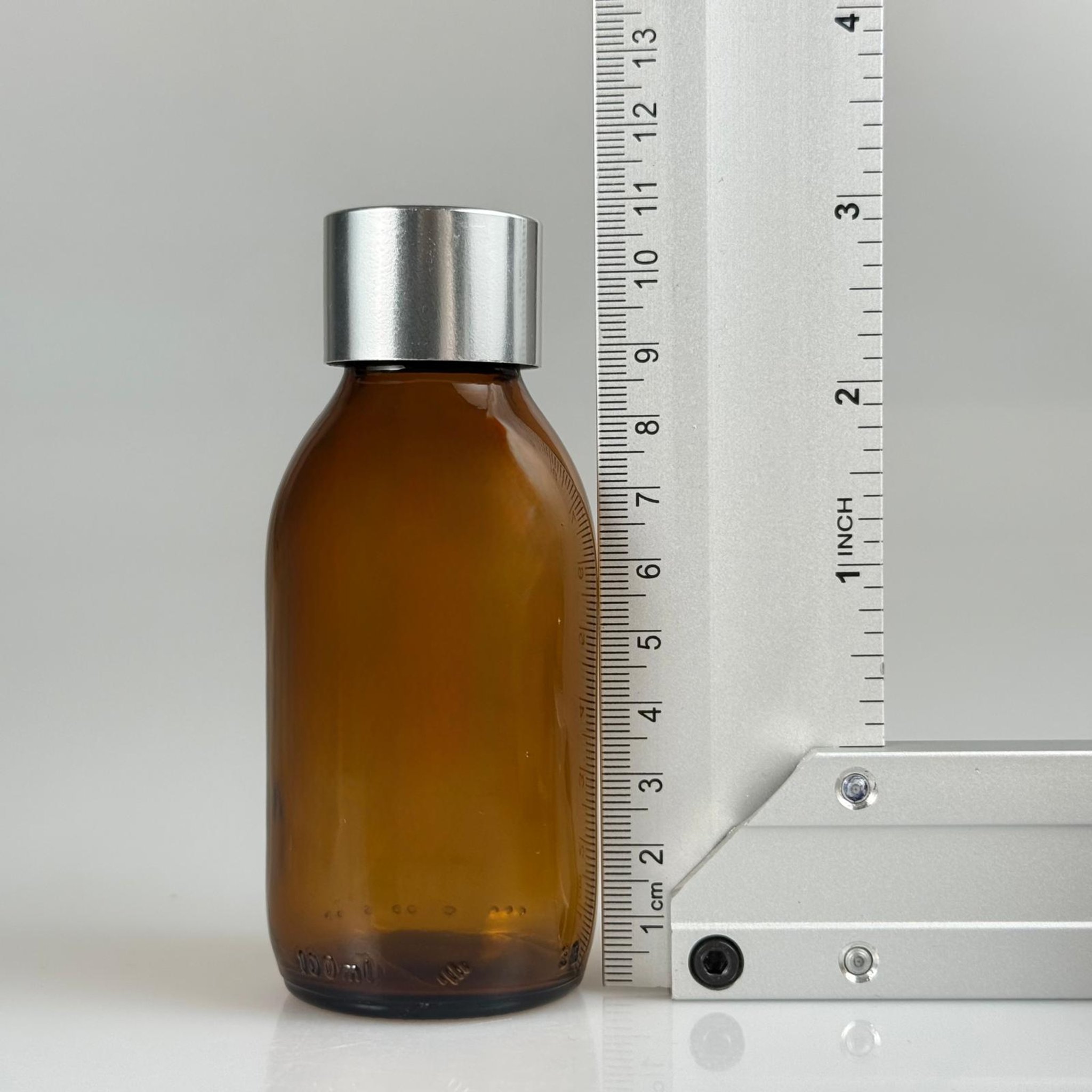 100 CC AMBER CAM ŞİŞE  + ALÜMİNYUM KAPLAMALI GÜMÜŞ KAPAKLI TAKIM - 100 ML KAHVERENGİ CAM ŞİŞE