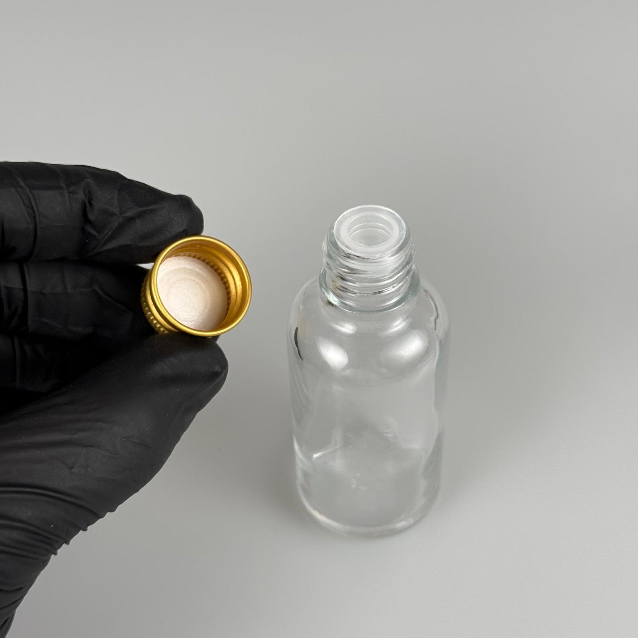 30 CC ŞEFFAF CAM ŞİŞE + KÖPÜK CONTALI GOLD ALÜMİNYUM METAL KAPAKLI + KÖR TIPALI TAKIM - 30 ML ŞEFFAF CAM ŞİŞE