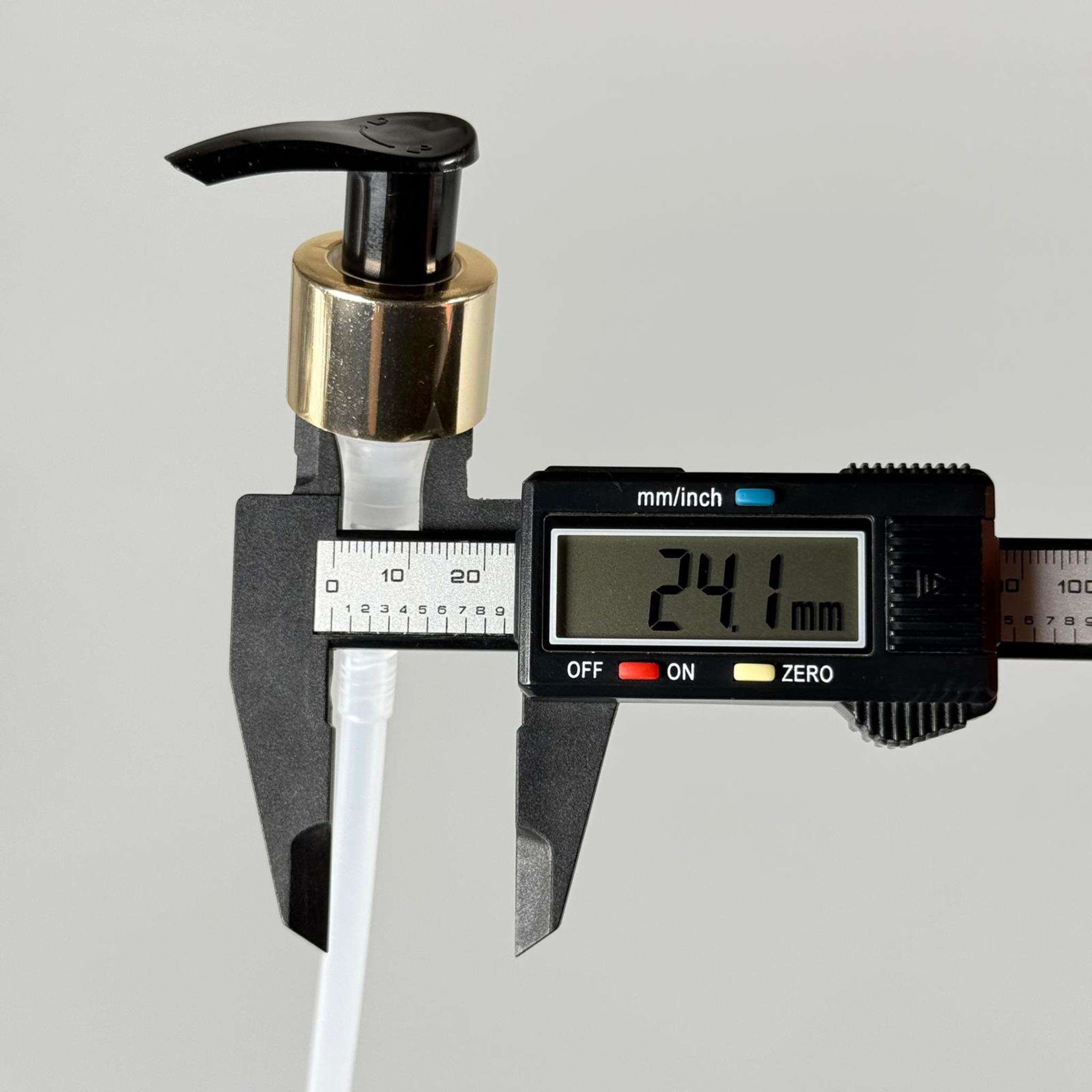 24 MM POMPA KİLİTLİ GOLD ALÜMİNYUM KAPLAMALI - SIVI SABUN POMPASI - UZUN HORTUMLU (30 CM)